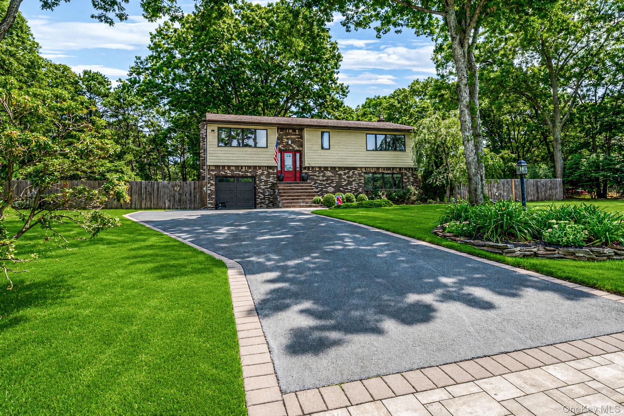 411 Robinson Avenue thumbnail 2