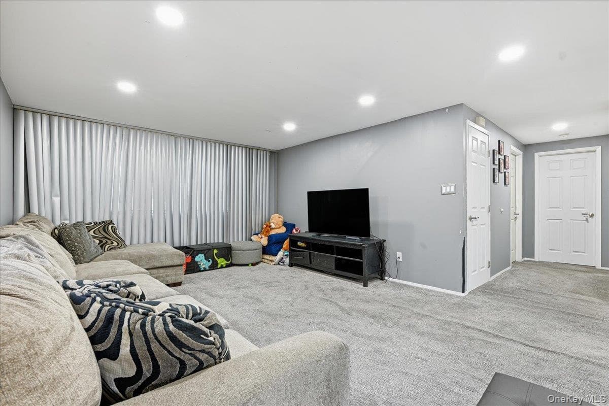 120 Bruce Terrace thumbnail 19