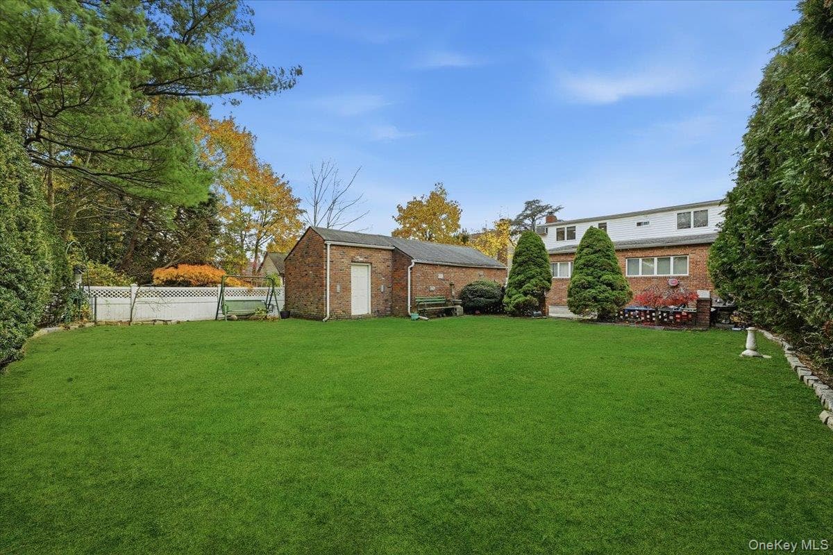 120 Bruce Terrace thumbnail 33