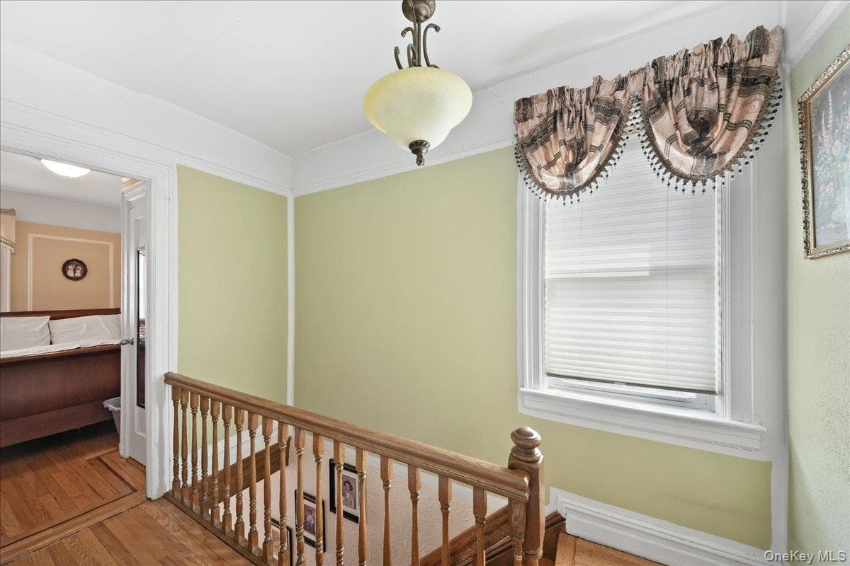 2445 Yates Avenue thumbnail 12