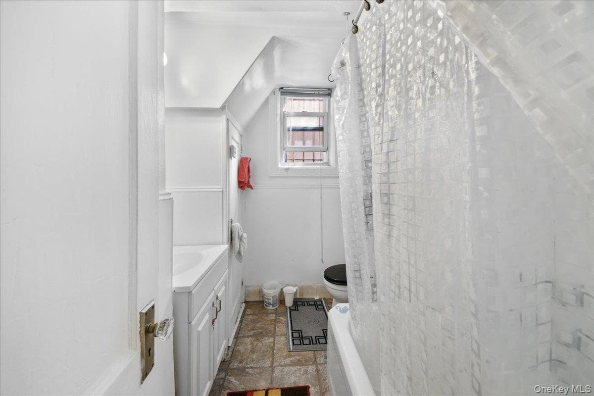 2445 Yates Avenue thumbnail 25