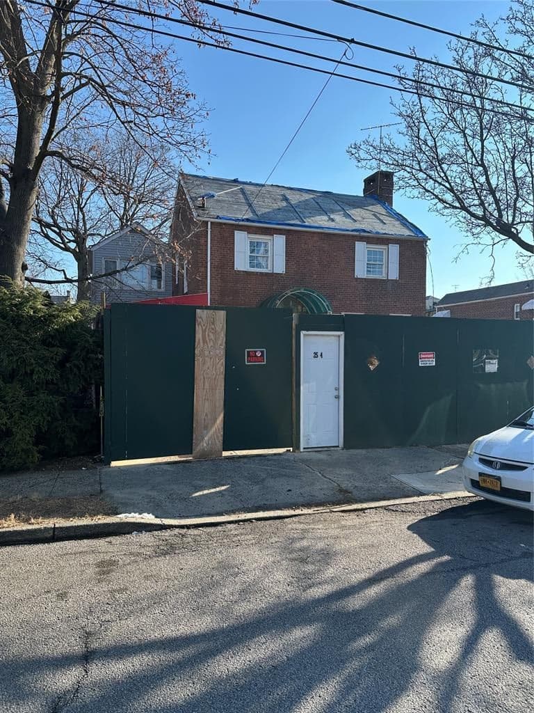 2534 Hone Avenue thumbnail 2