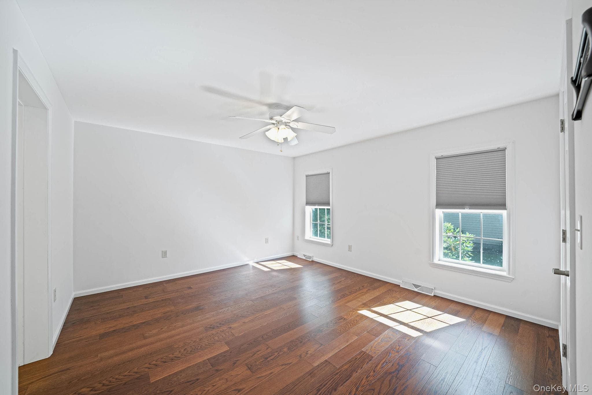 1661 Old Country Road Unit: 516 thumbnail 25