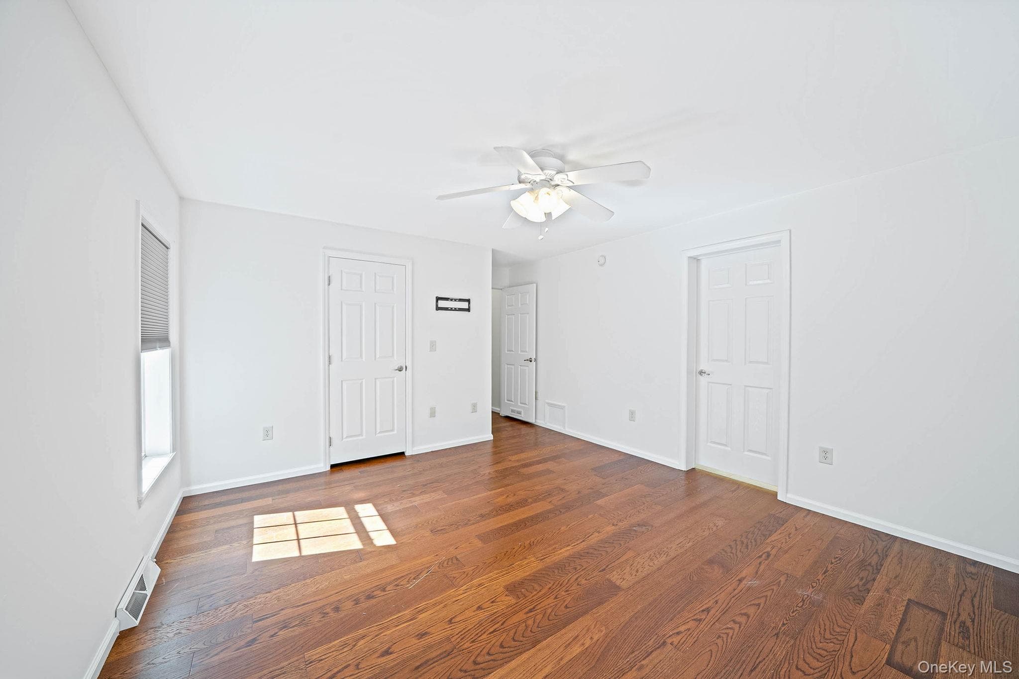 1661 Old Country Road Unit: 516 thumbnail 26