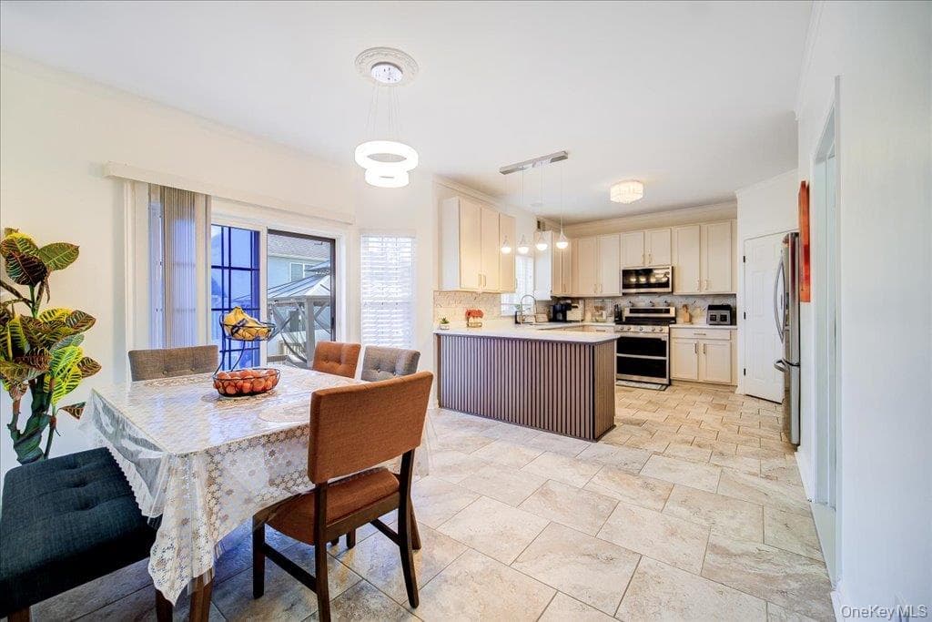 2723 Colonial Drive thumbnail 17