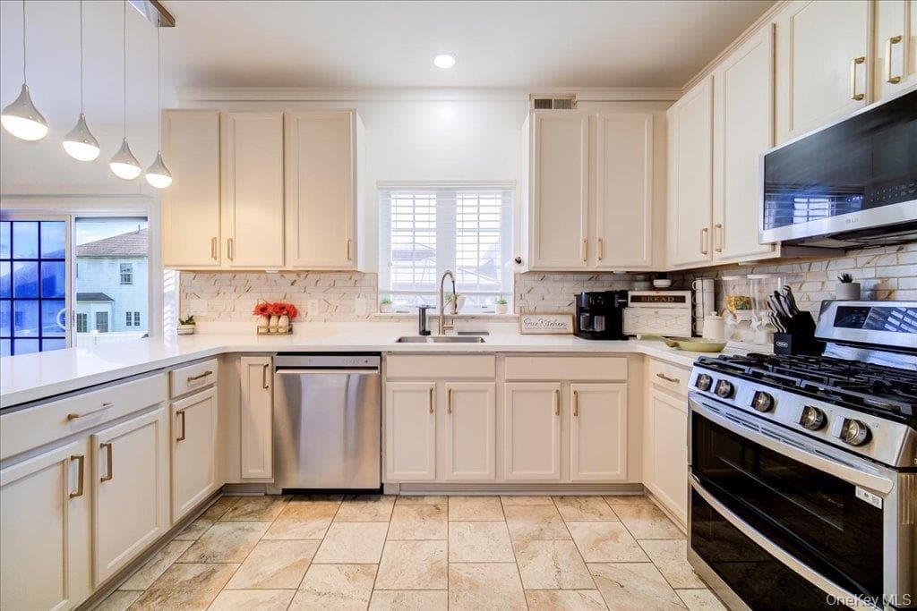 2723 Colonial Drive thumbnail 20