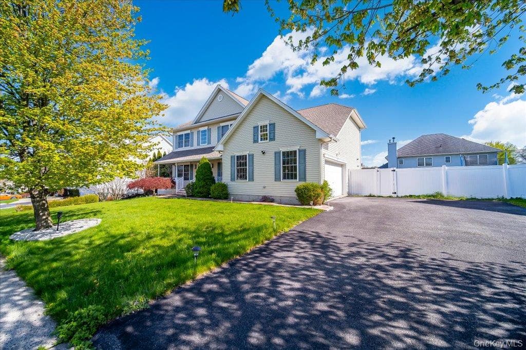 2723 Colonial Drive thumbnail 3