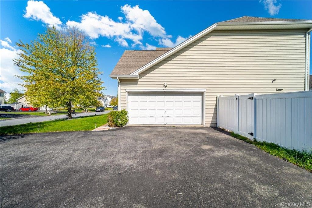 2723 Colonial Drive thumbnail 4