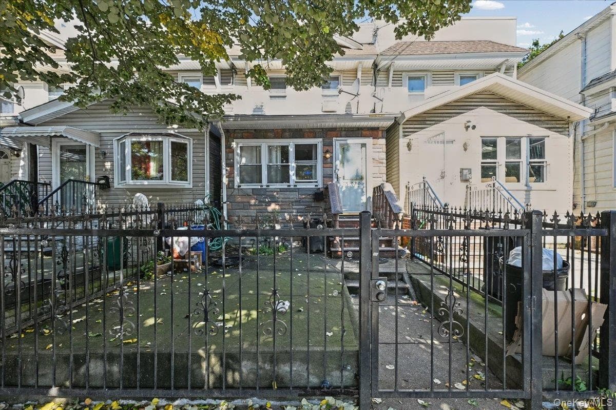 11507 103rd Avenue photo 1
