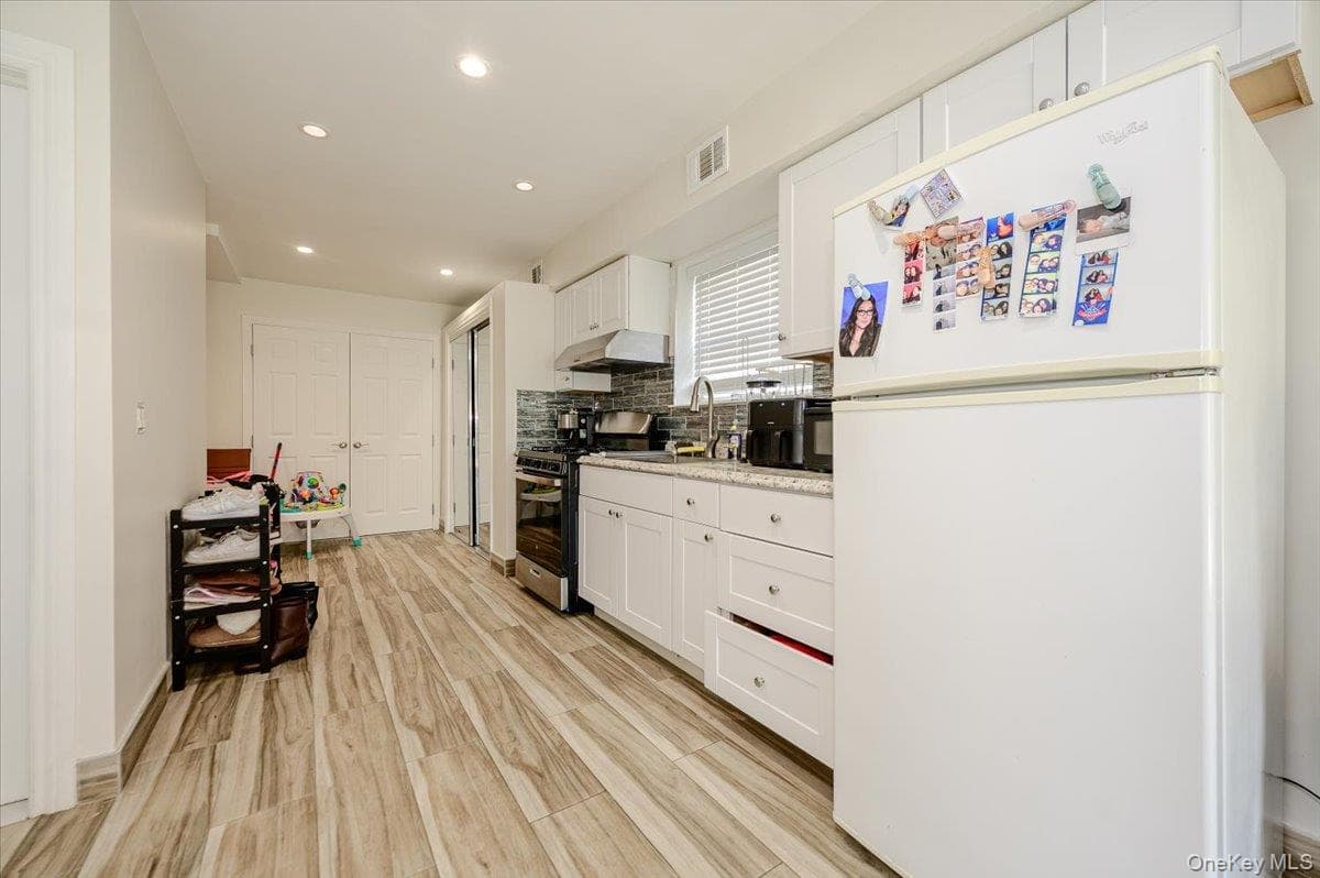 2406 Tiemann Avenue thumbnail 19