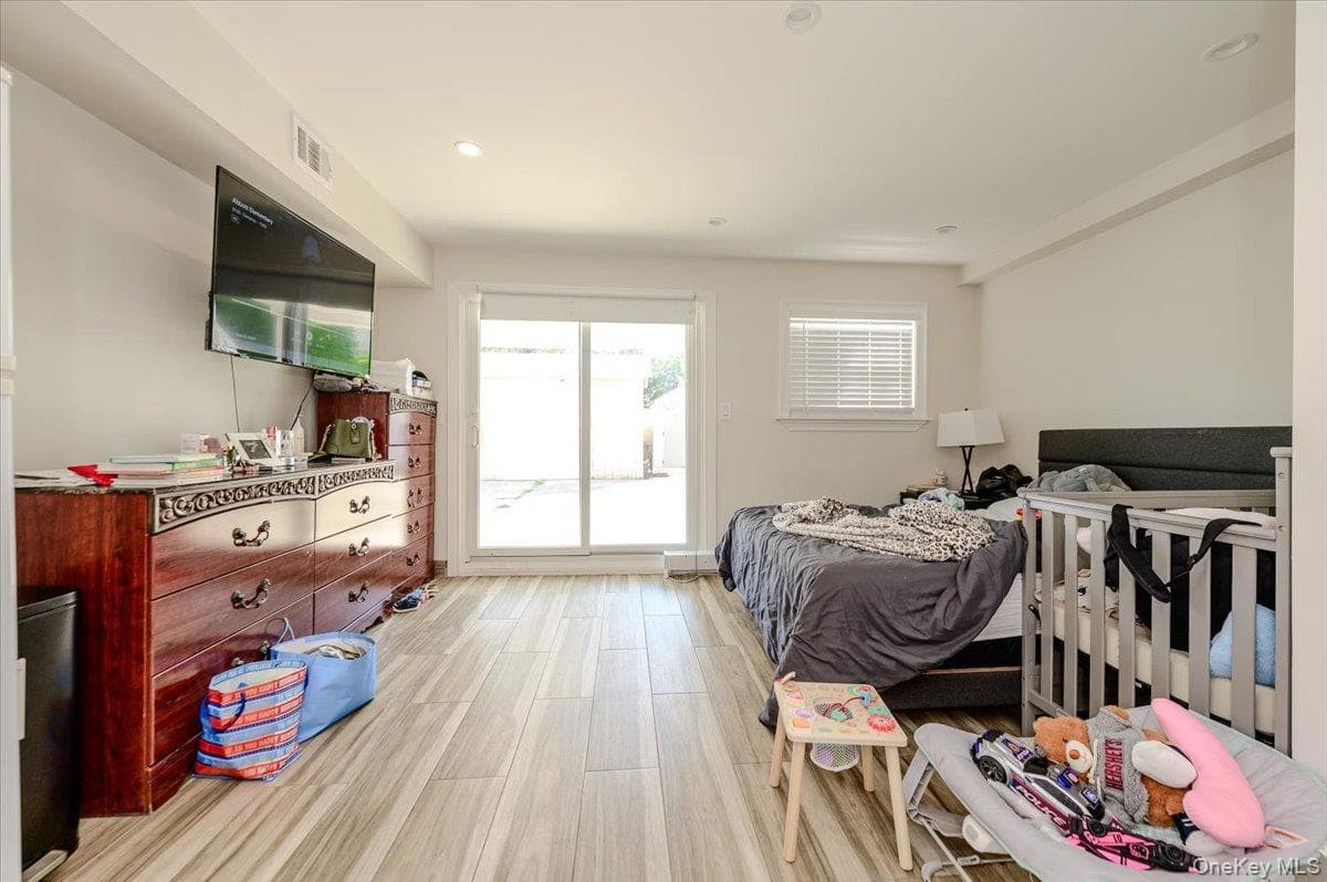 2406 Tiemann Avenue thumbnail 16