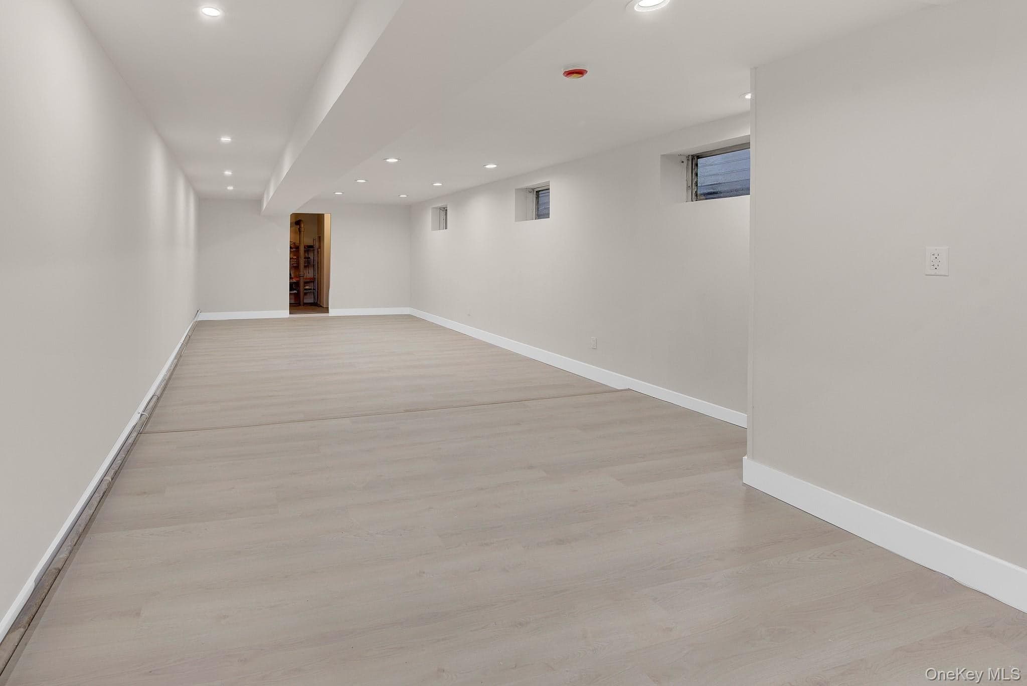 2152 E 35th Street thumbnail 14