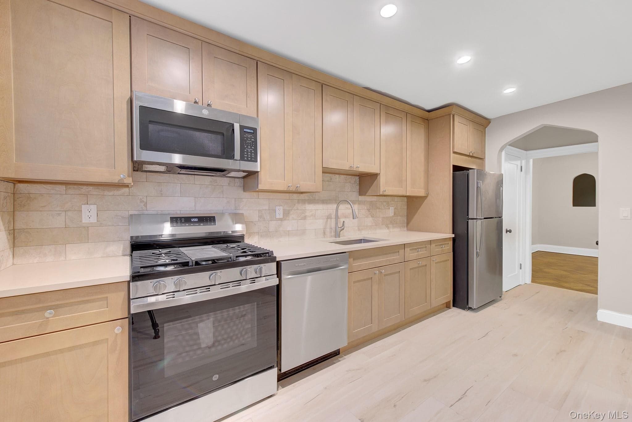 2152 E 35th Street thumbnail 10