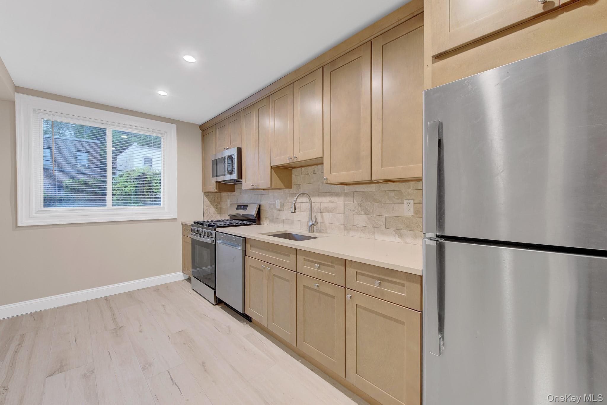2152 E 35th Street thumbnail 9