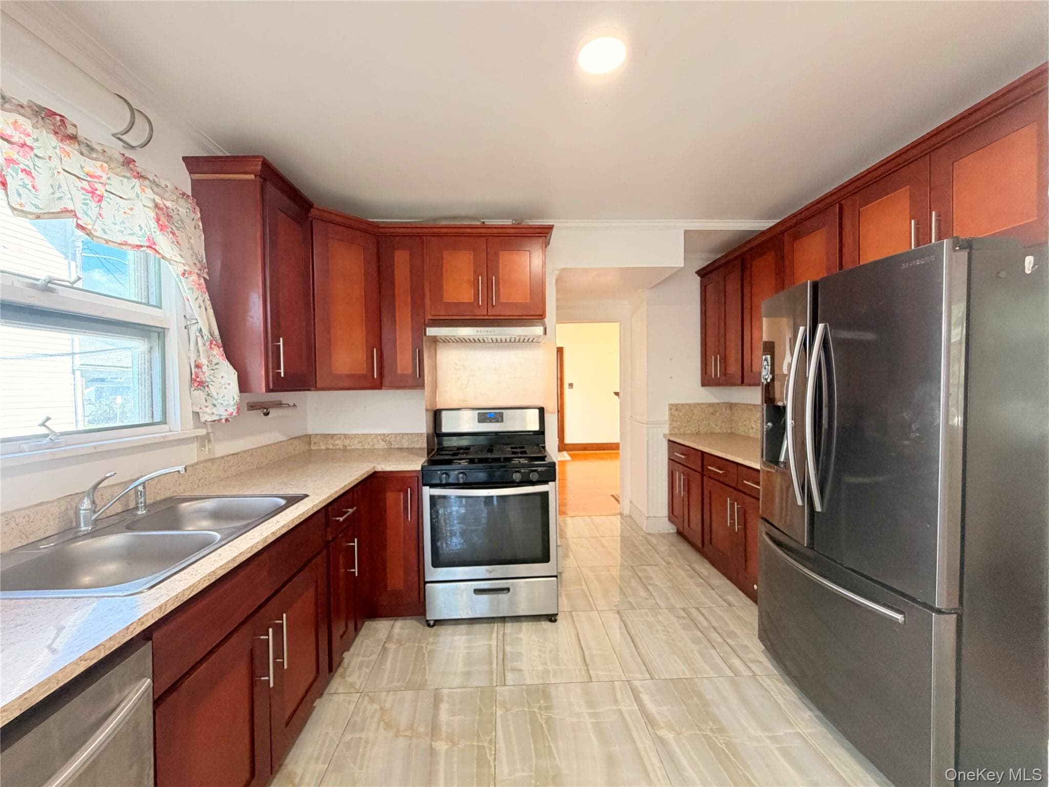 11 Gardner Avenue thumbnail 9