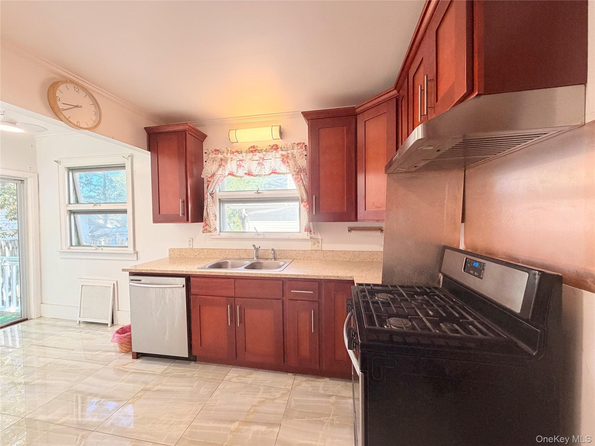 11 Gardner Avenue thumbnail 10