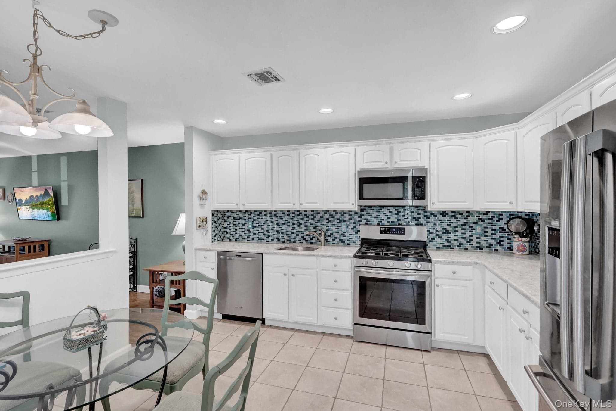 208 Erik Drive thumbnail 12
