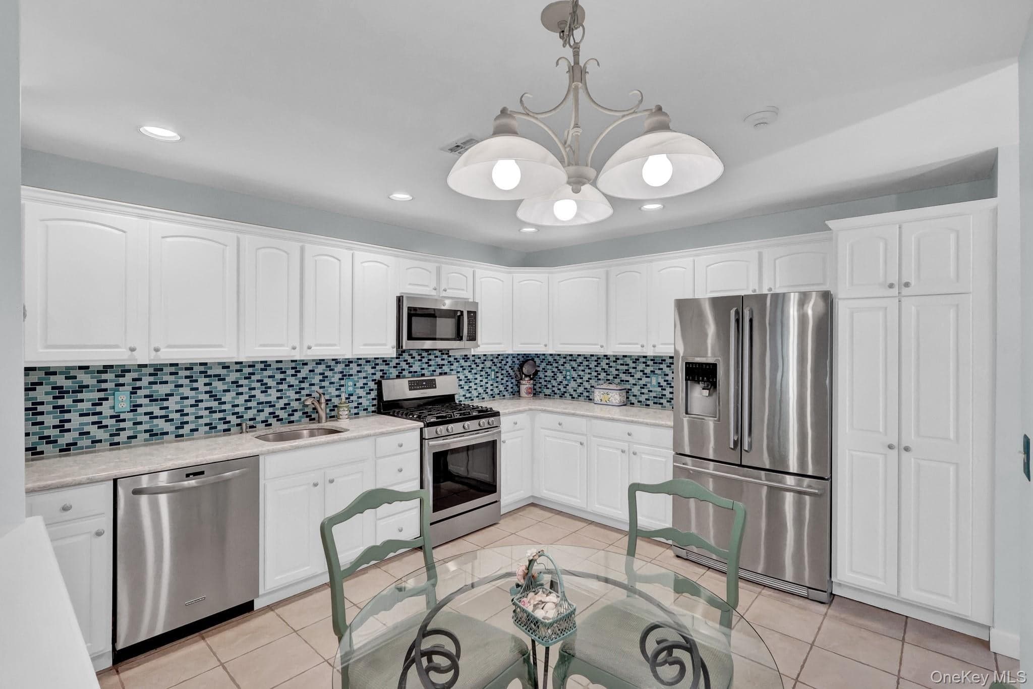 208 Erik Drive thumbnail 11