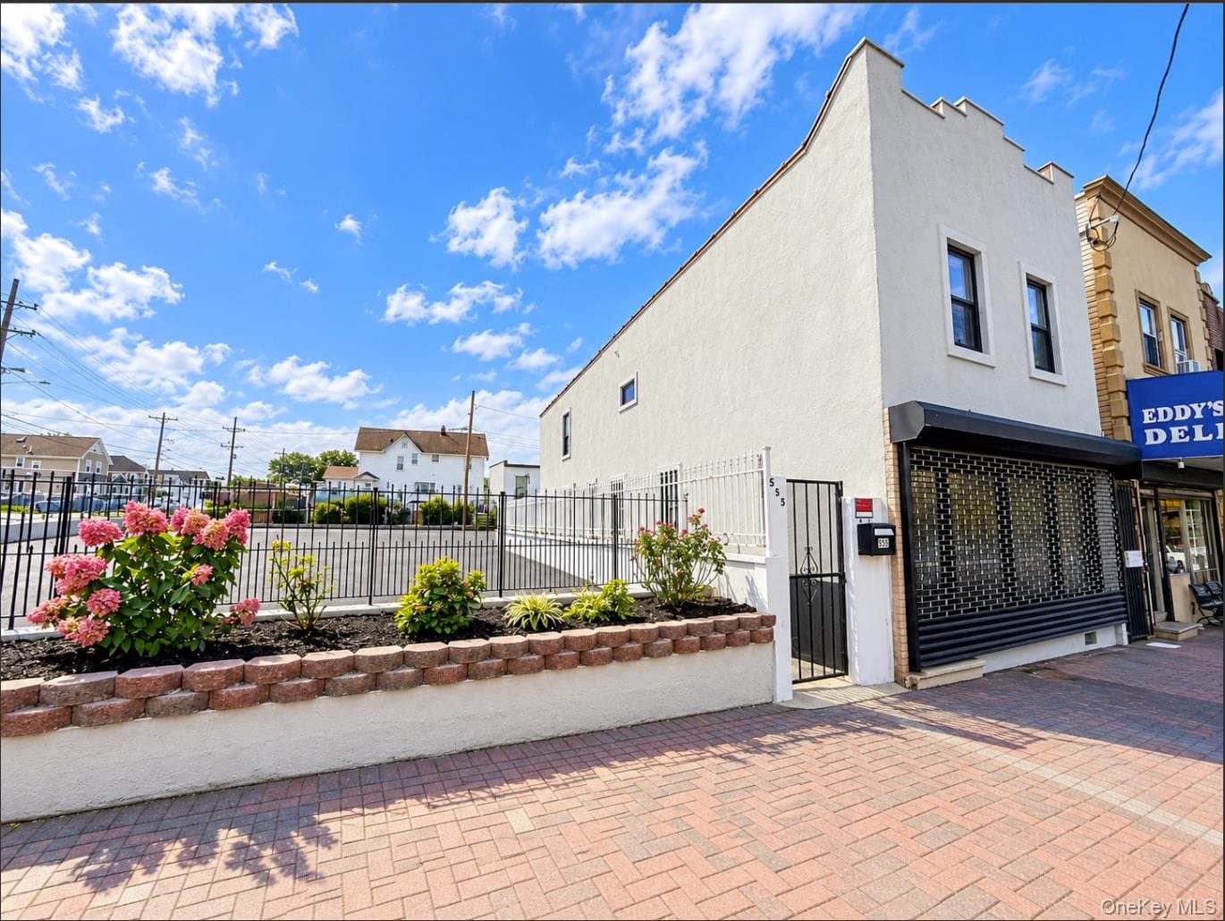555 Hempstead Turnpike photo 1