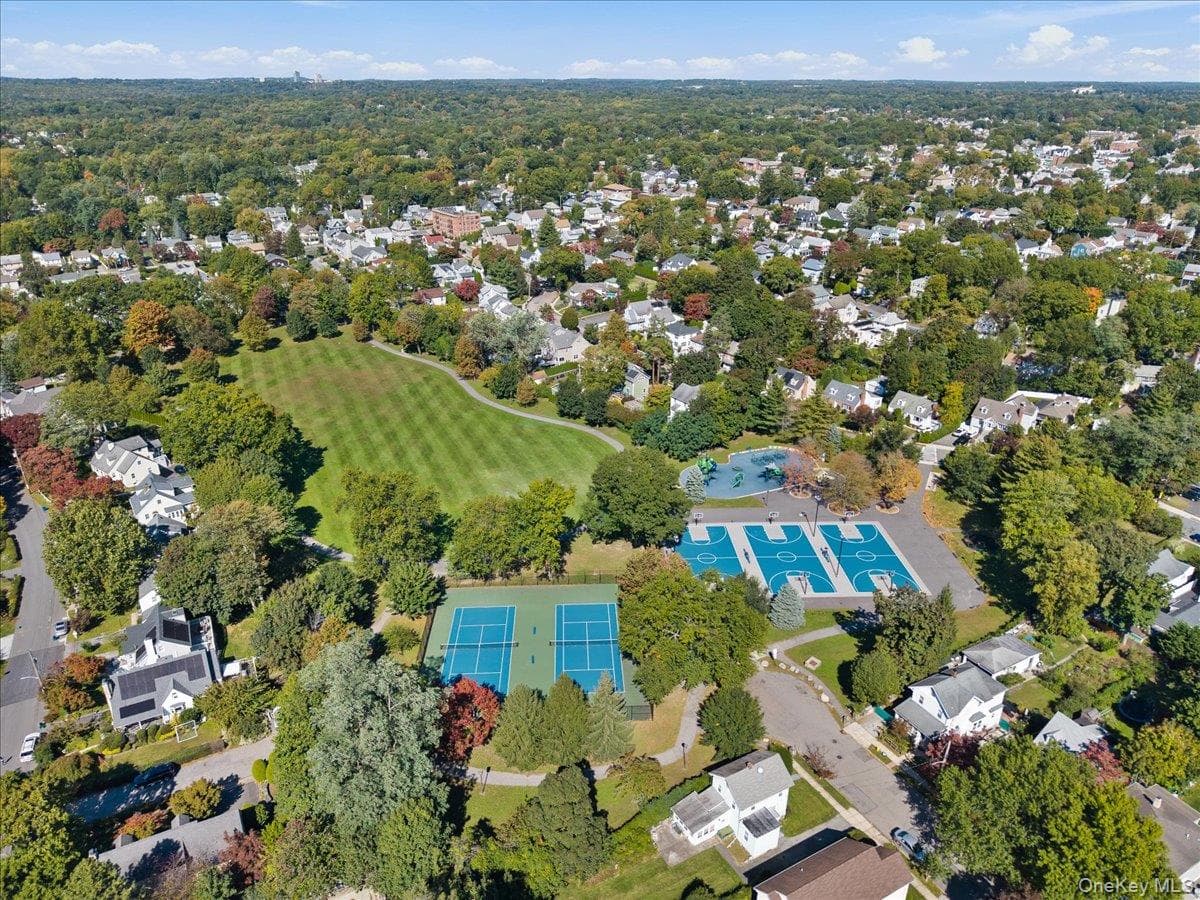214 Frank Avenue thumbnail 28