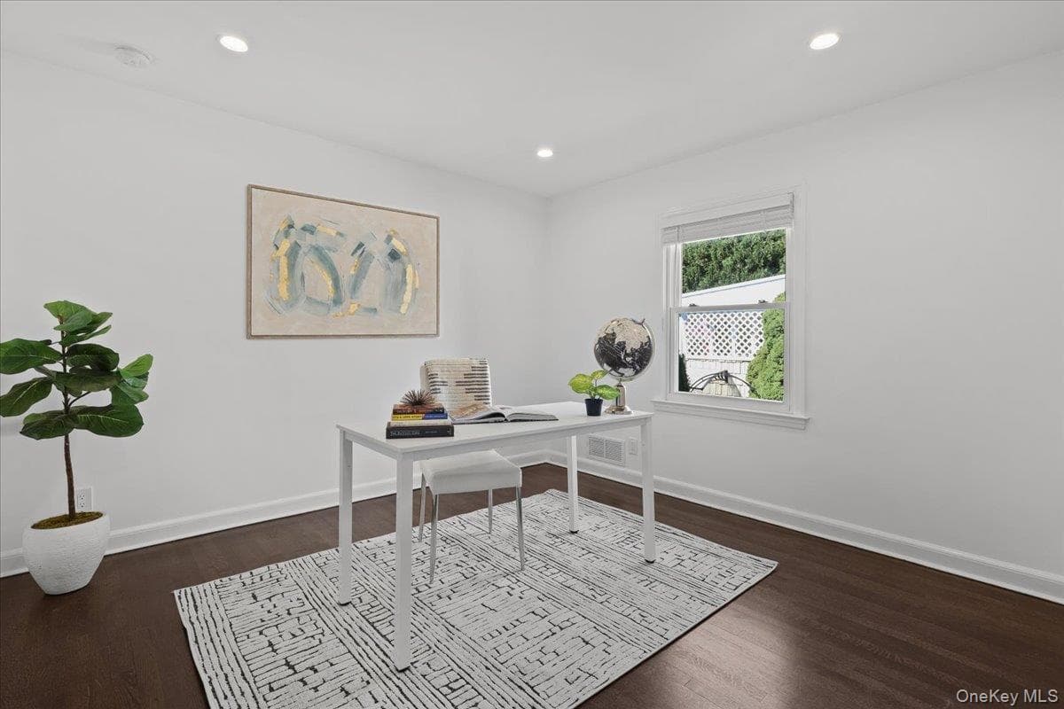 214 Frank Avenue thumbnail 16