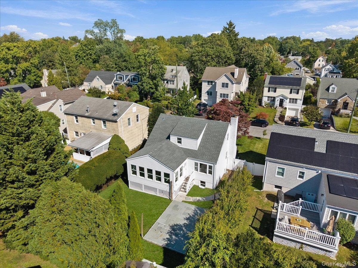 214 Frank Avenue thumbnail 24