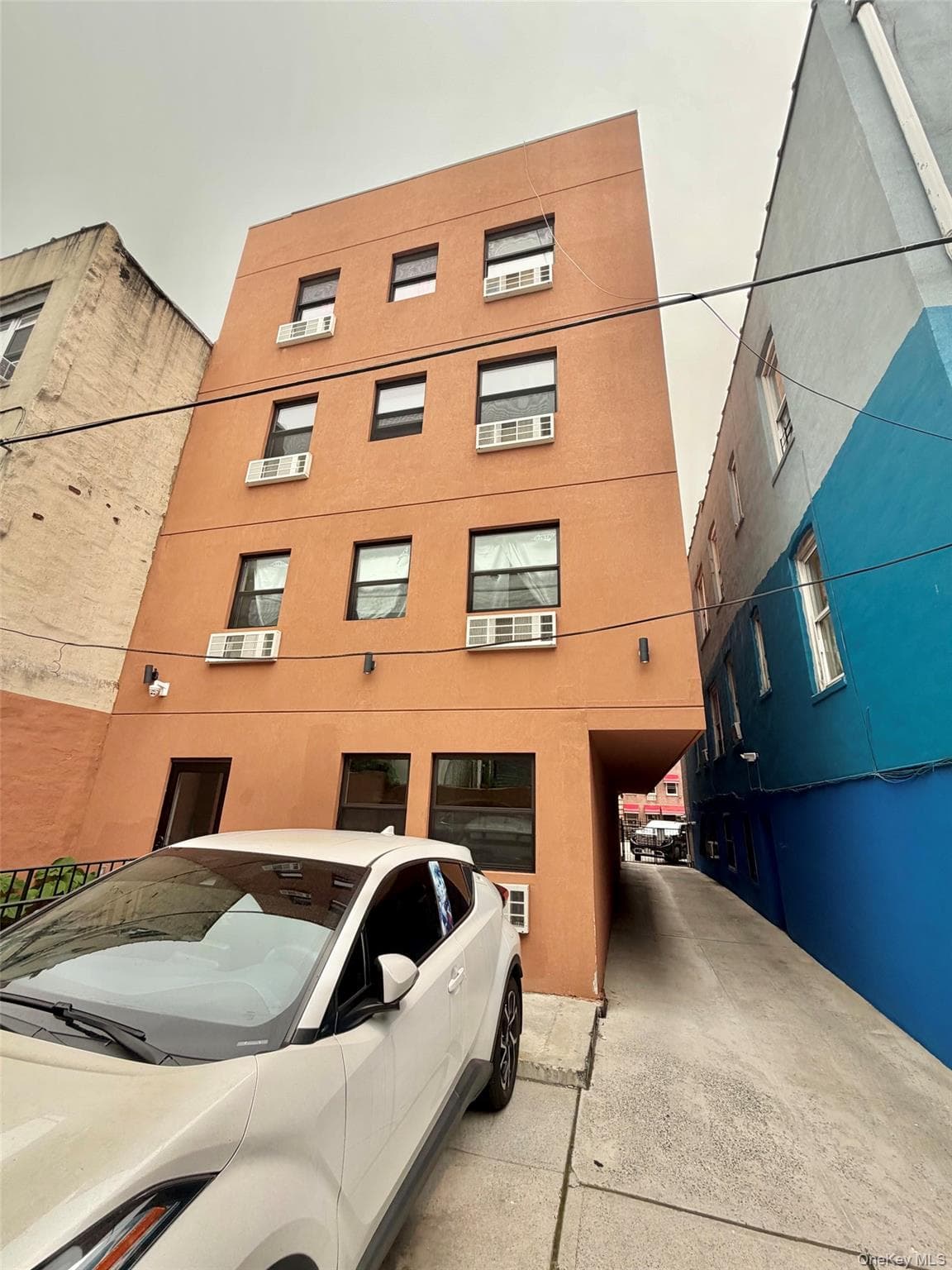 2097 Davidson Avenue thumbnail 11