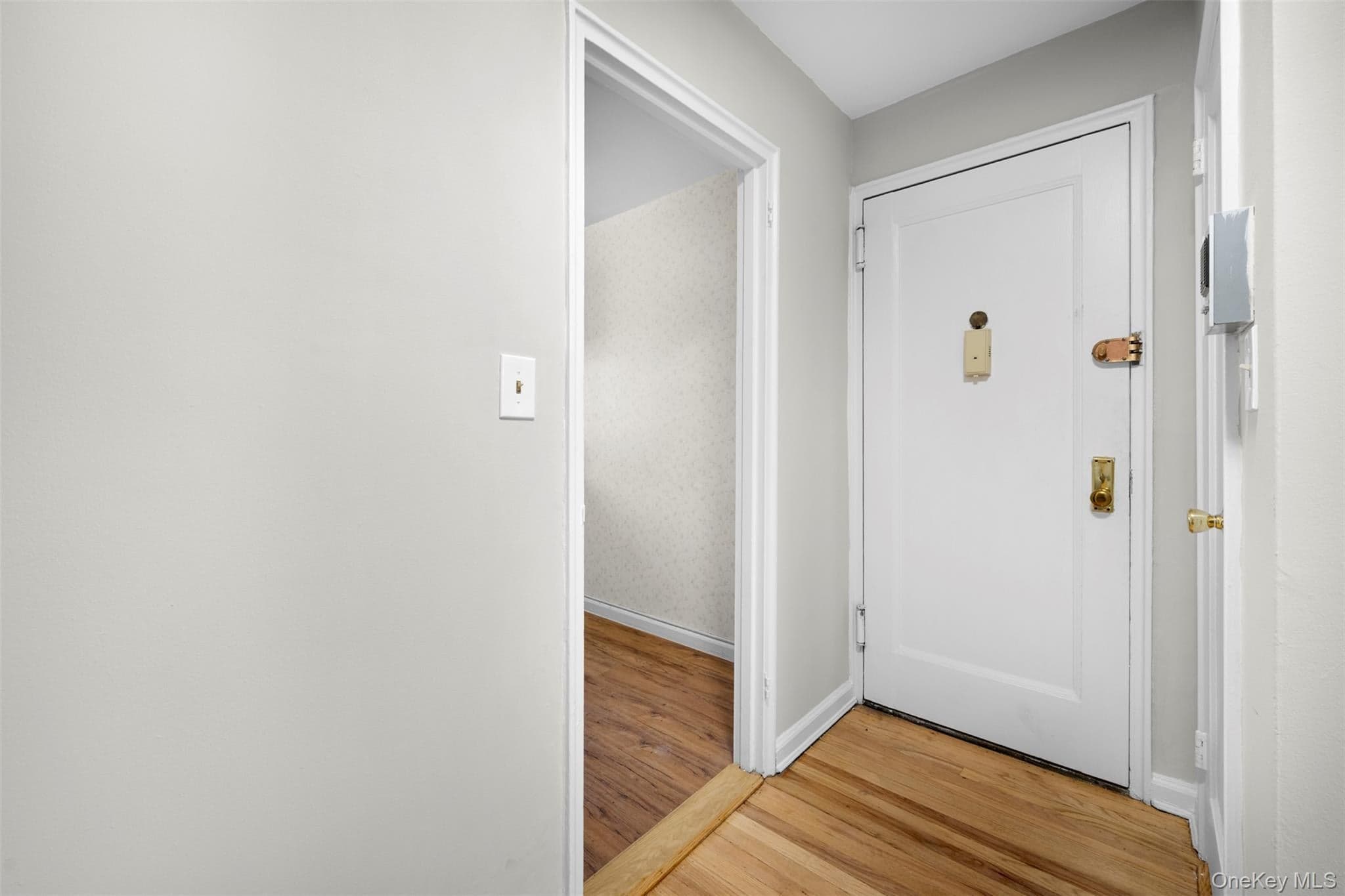 15 Beach Road Unit: 3D thumbnail 4