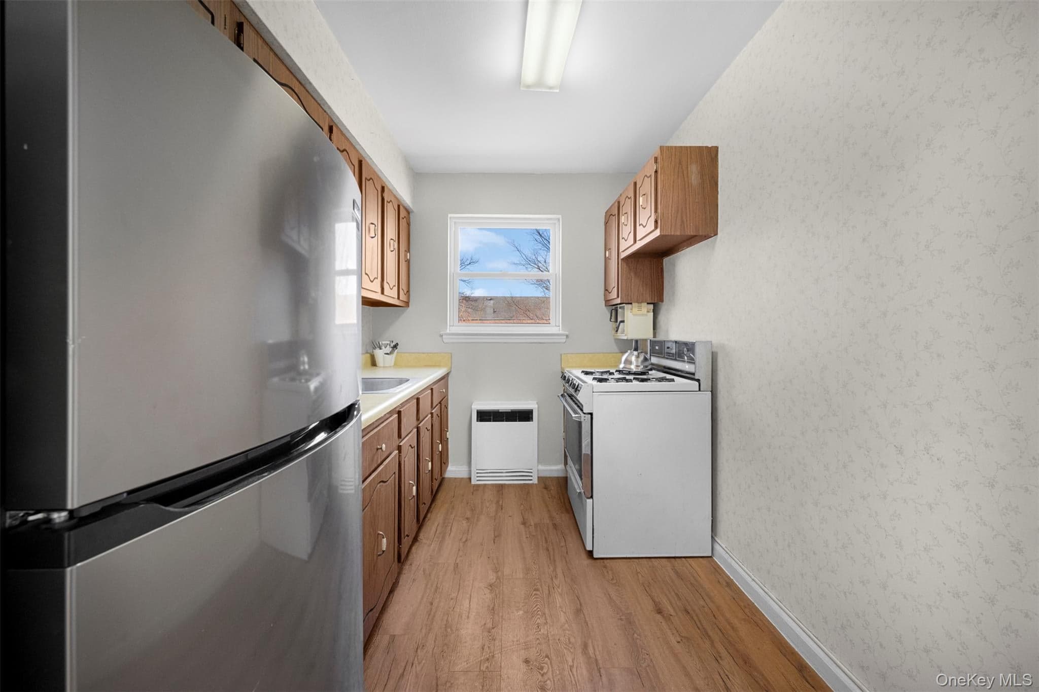 15 Beach Road Unit: 3D thumbnail 9
