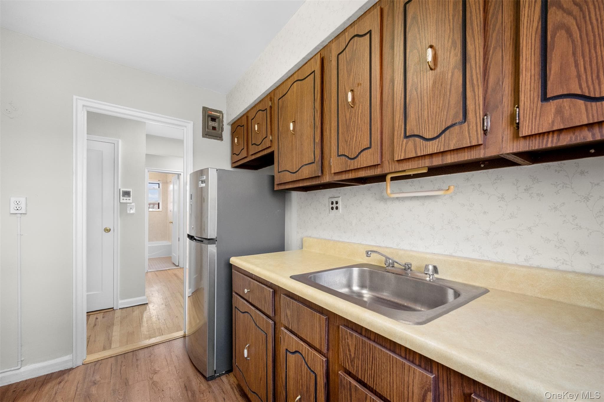 15 Beach Road Unit: 3D thumbnail 11
