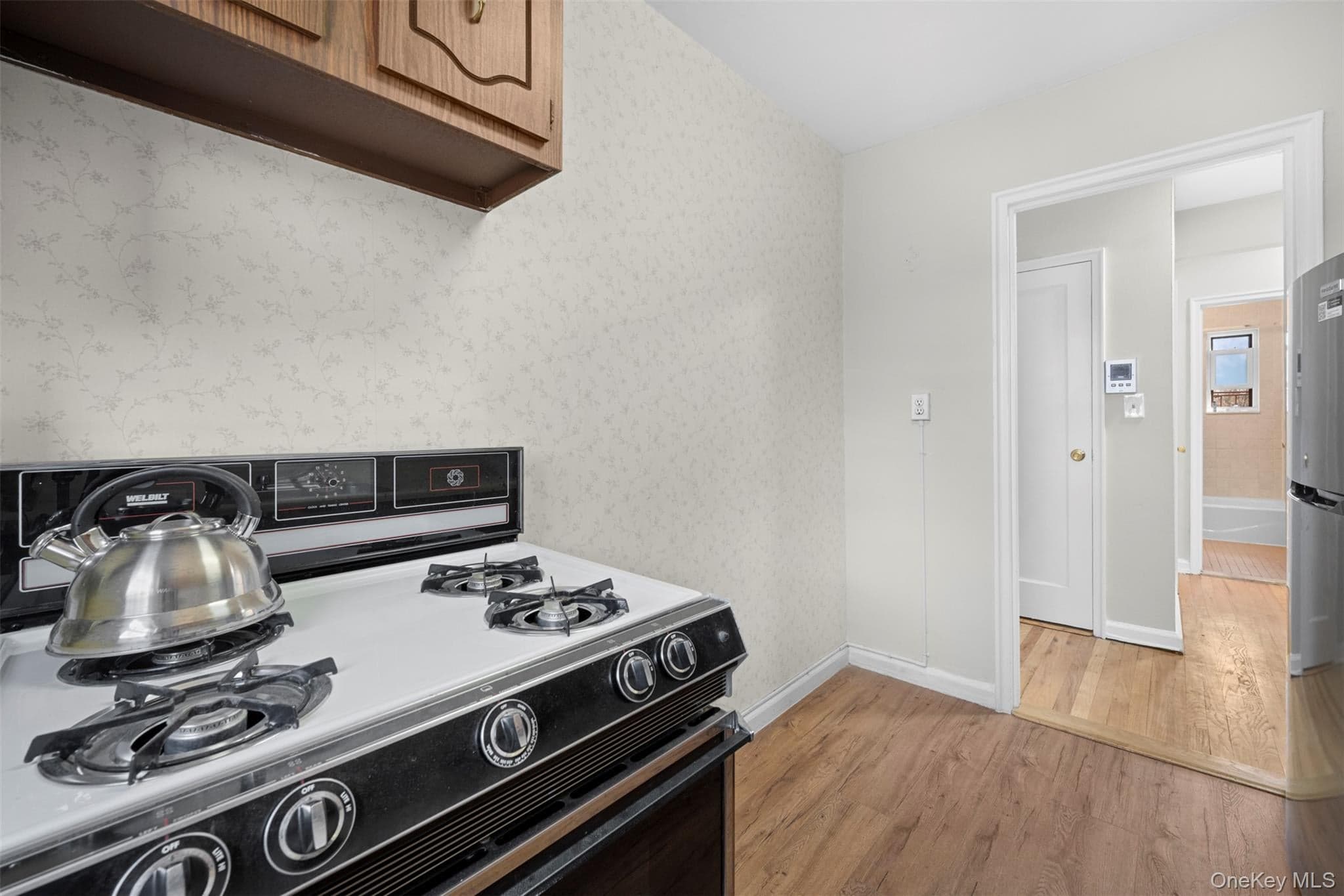 15 Beach Road Unit: 3D thumbnail 12