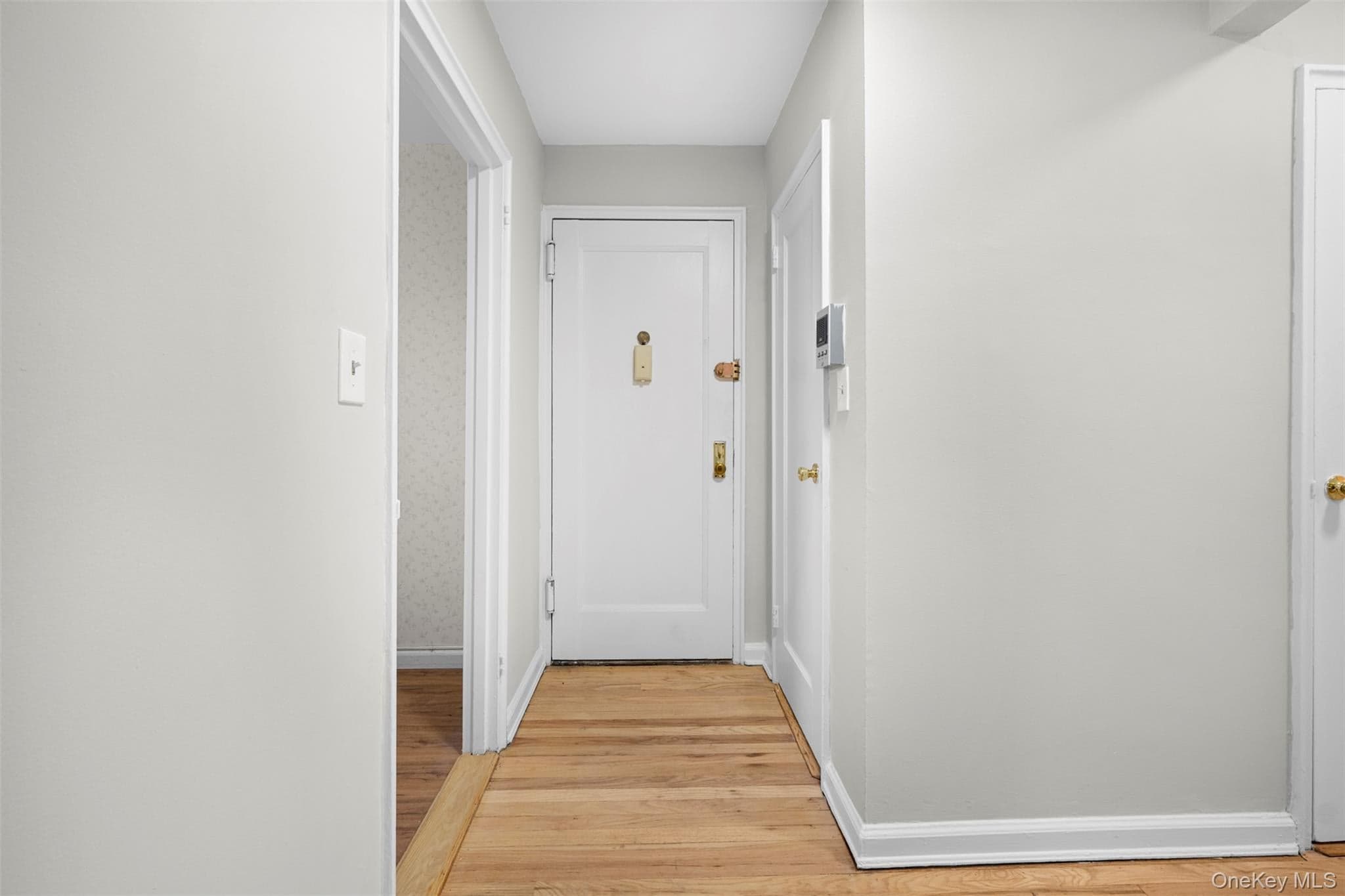 15 Beach Road Unit: 3D thumbnail 3