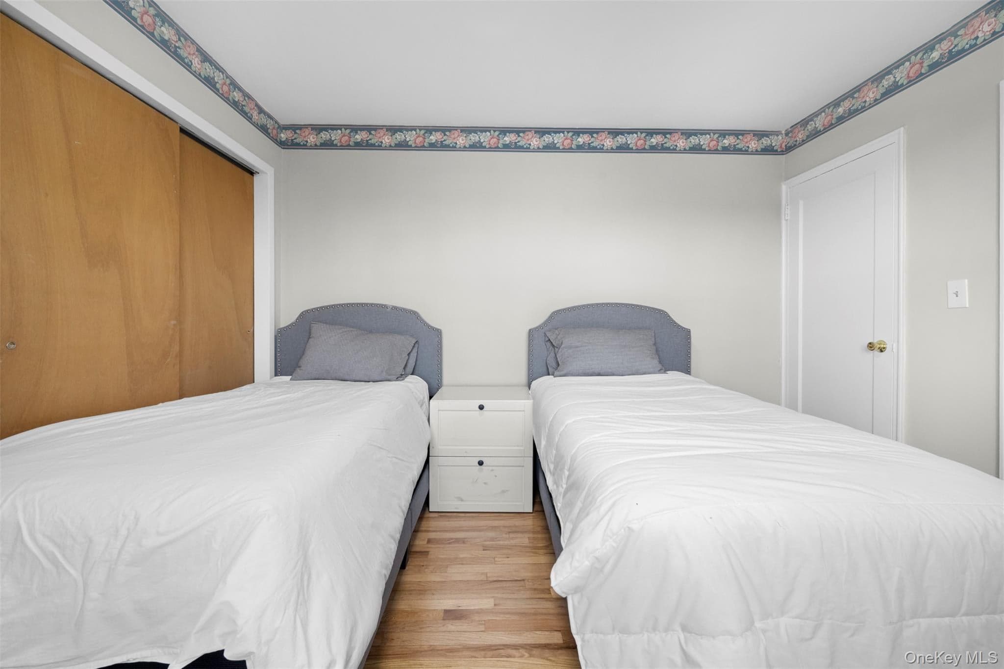 15 Beach Road Unit: 3D thumbnail 18