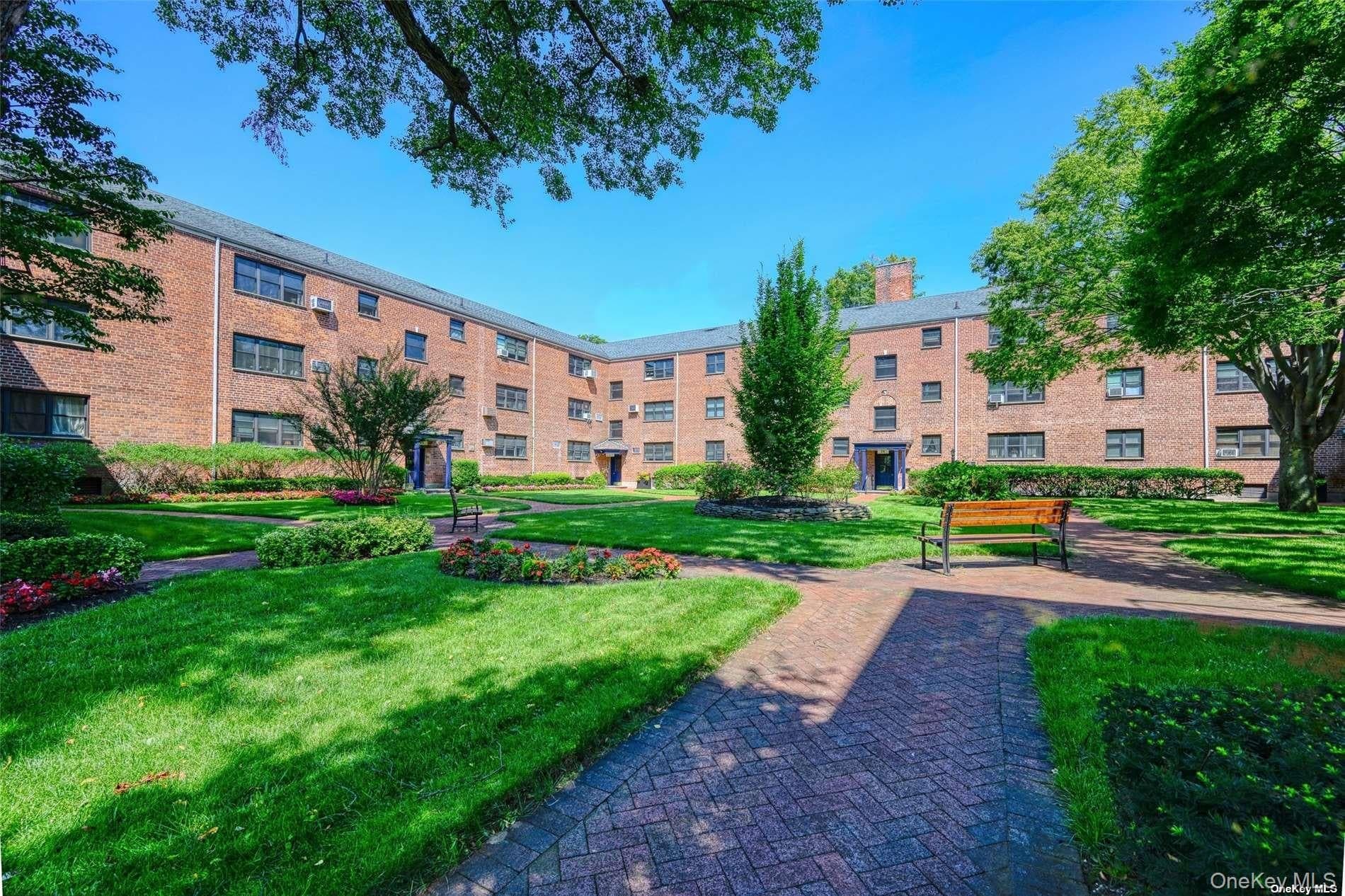 15 Beach Road Unit: 3D, Great Neck