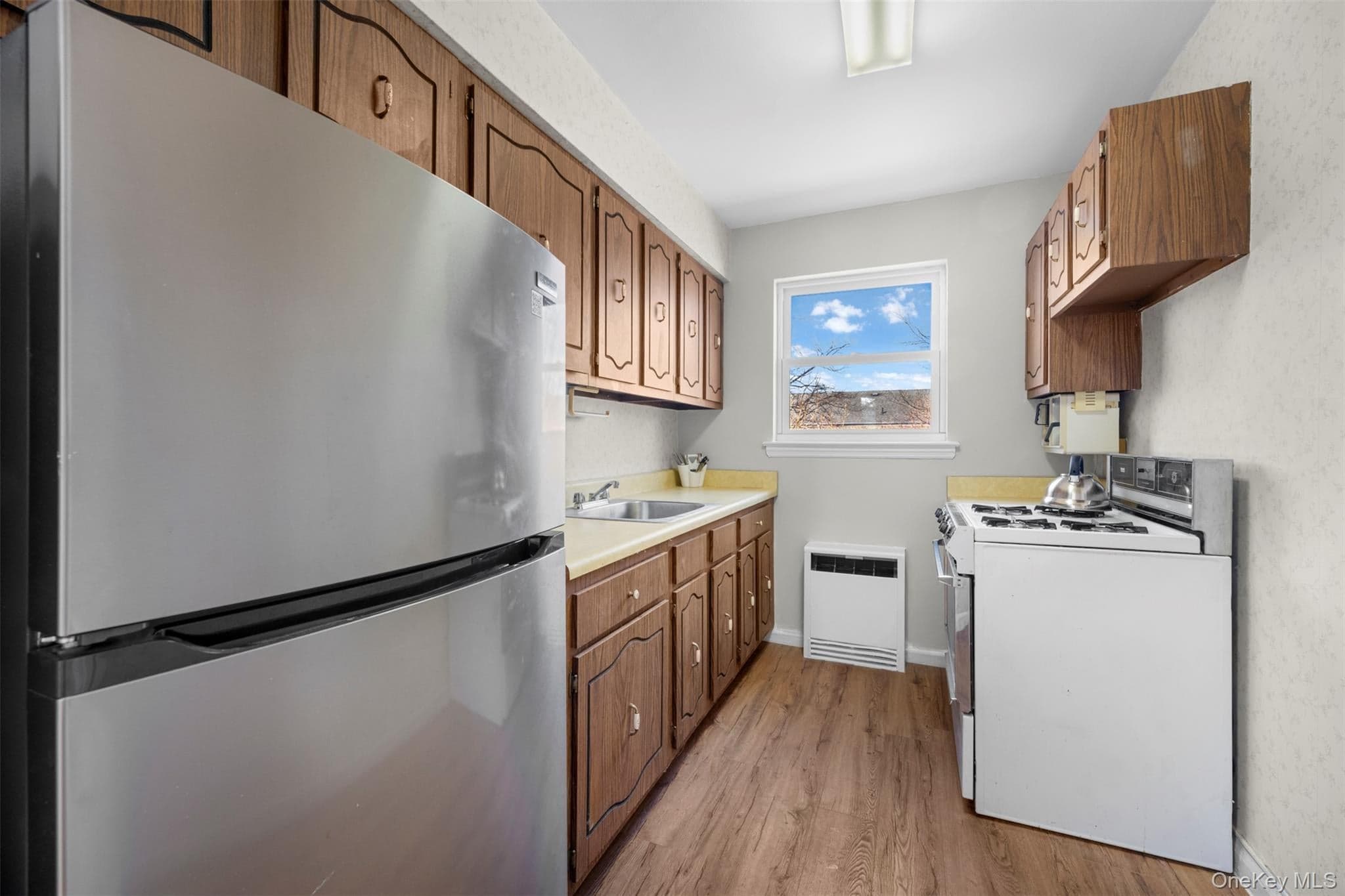 15 Beach Road Unit: 3D thumbnail 8