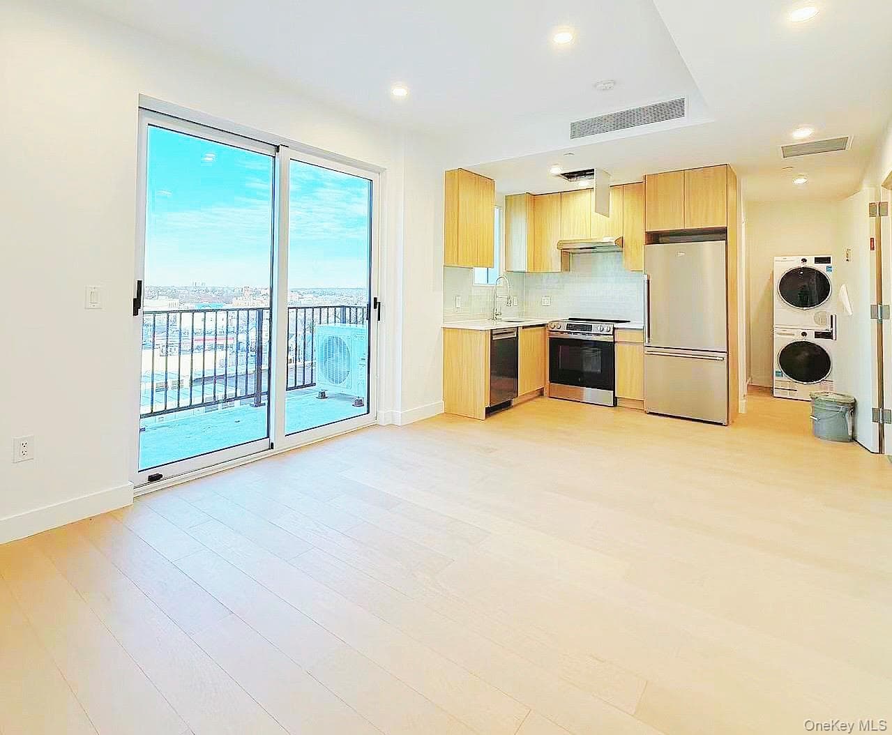 150-02 Northern Boulevard Unit: 5B thumbnail 4