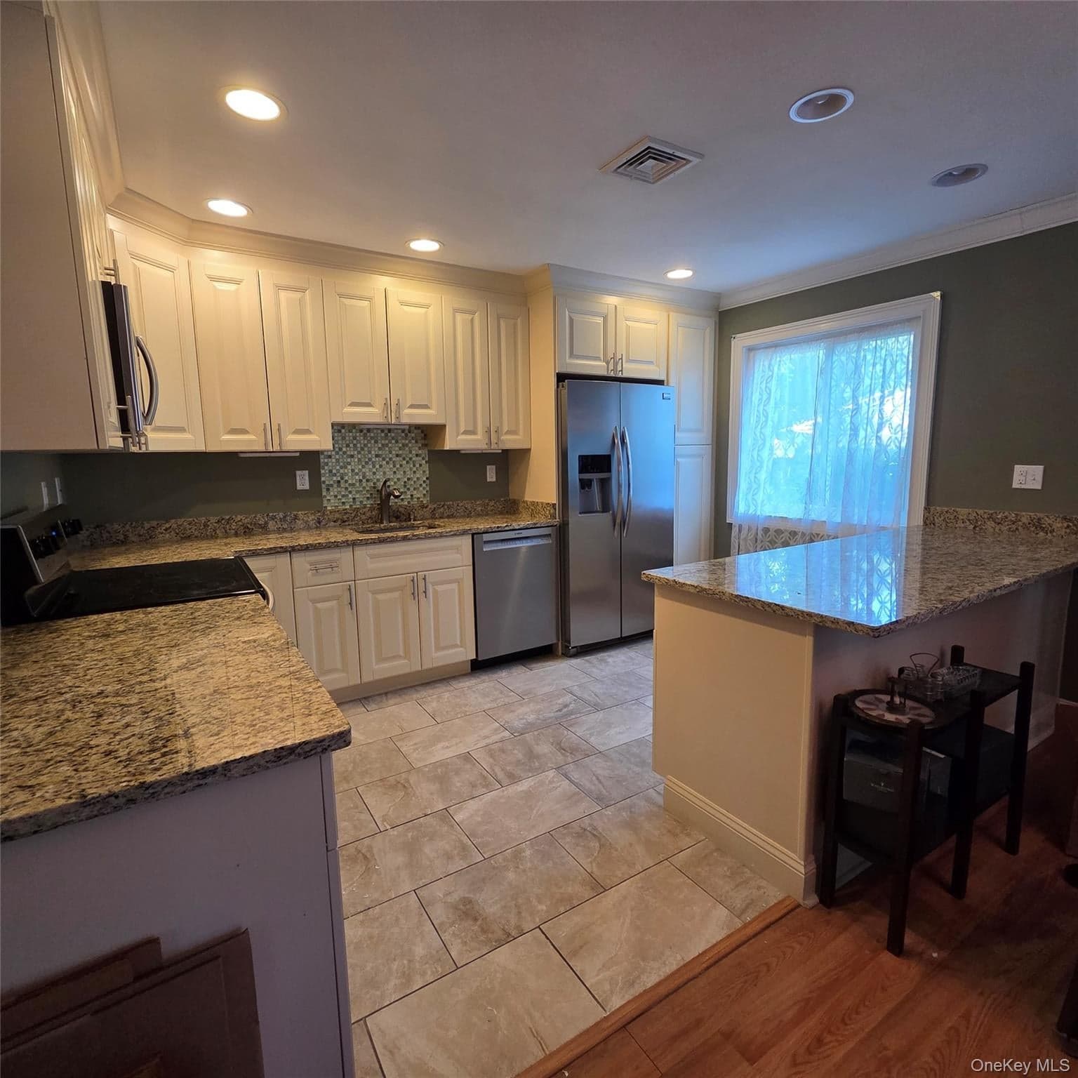 163 Carriage Court Unit: A thumbnail 3
