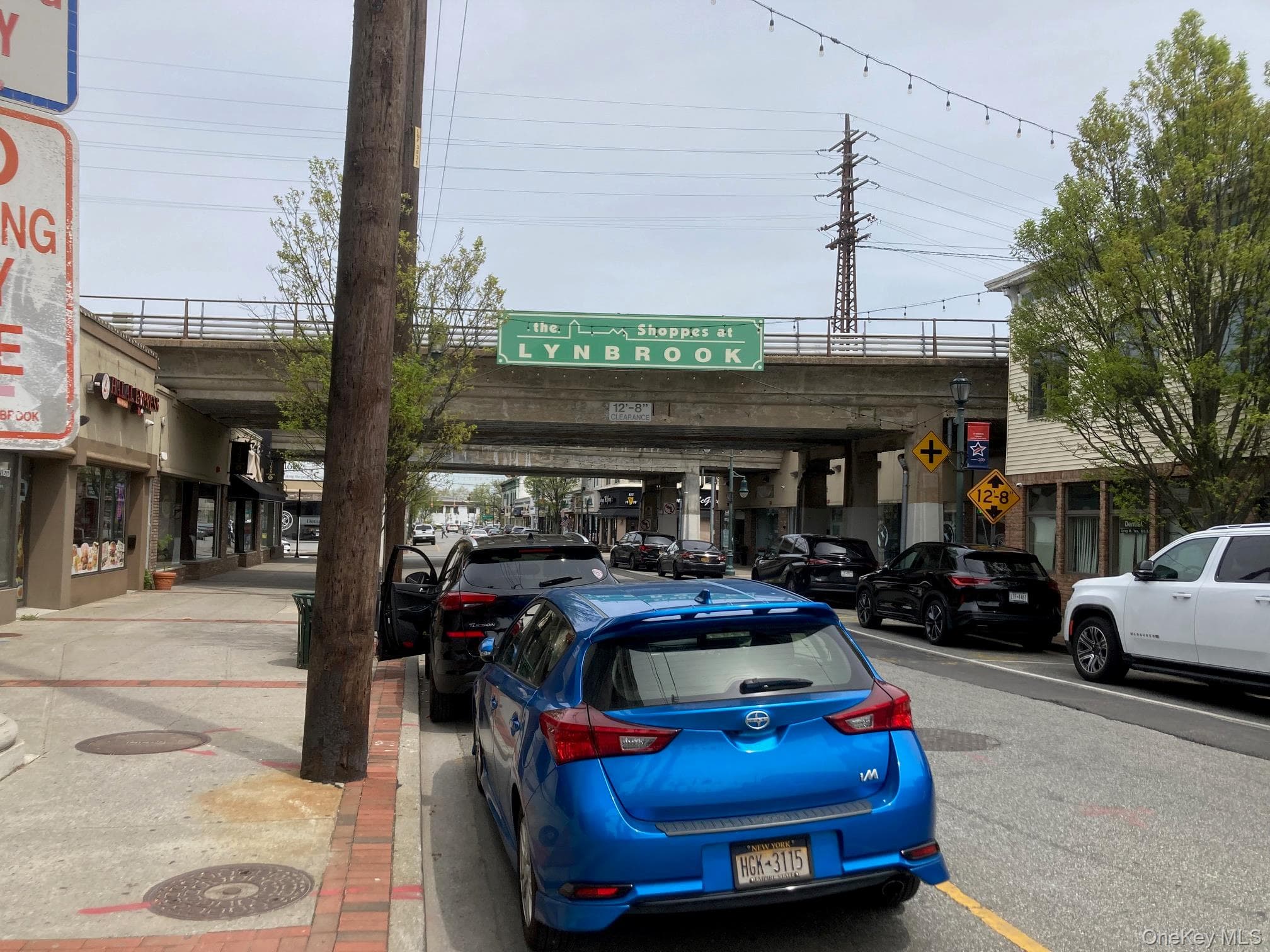 393 Sunrise Highway thumbnail 5