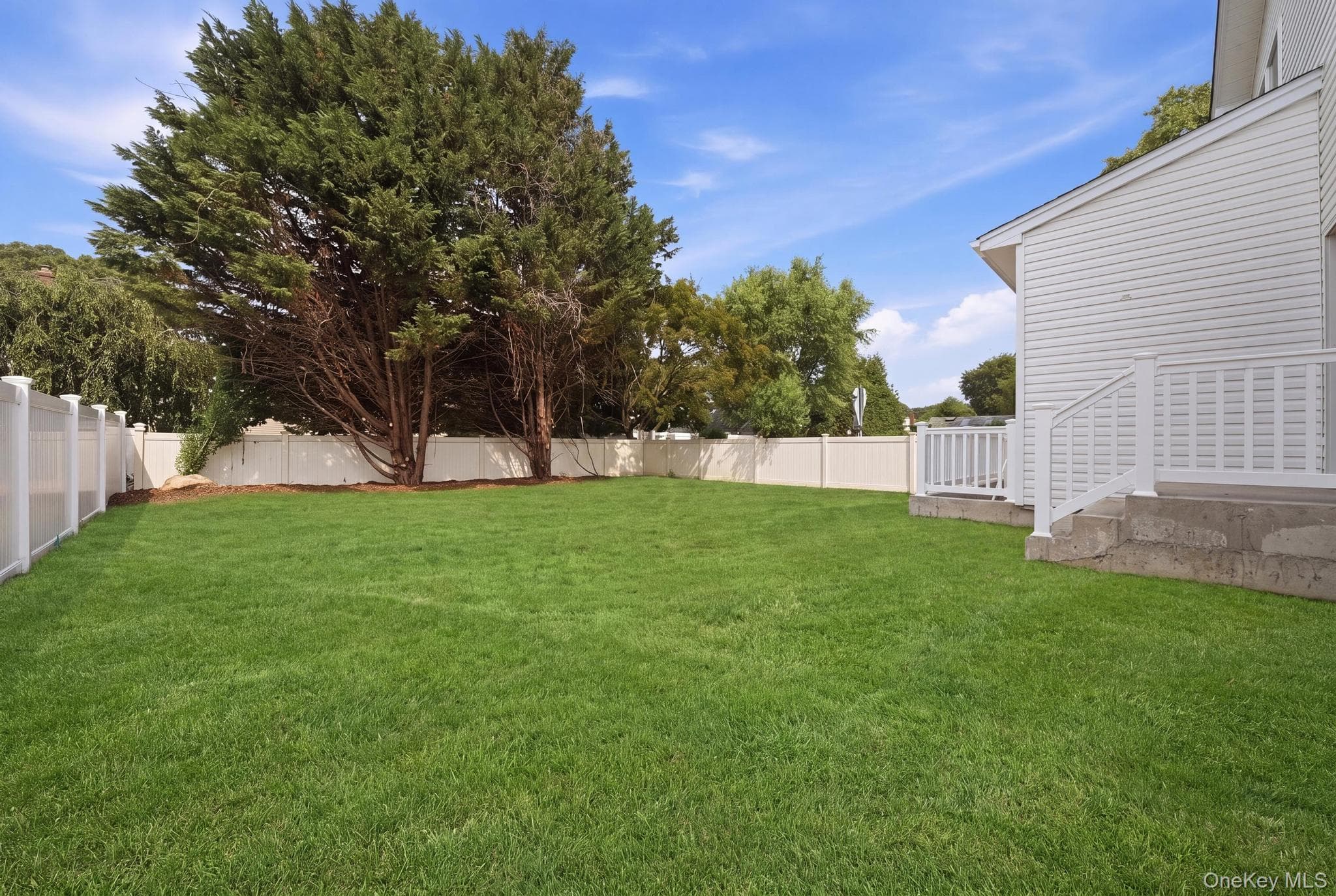 1586 Maeder Avenue thumbnail 4