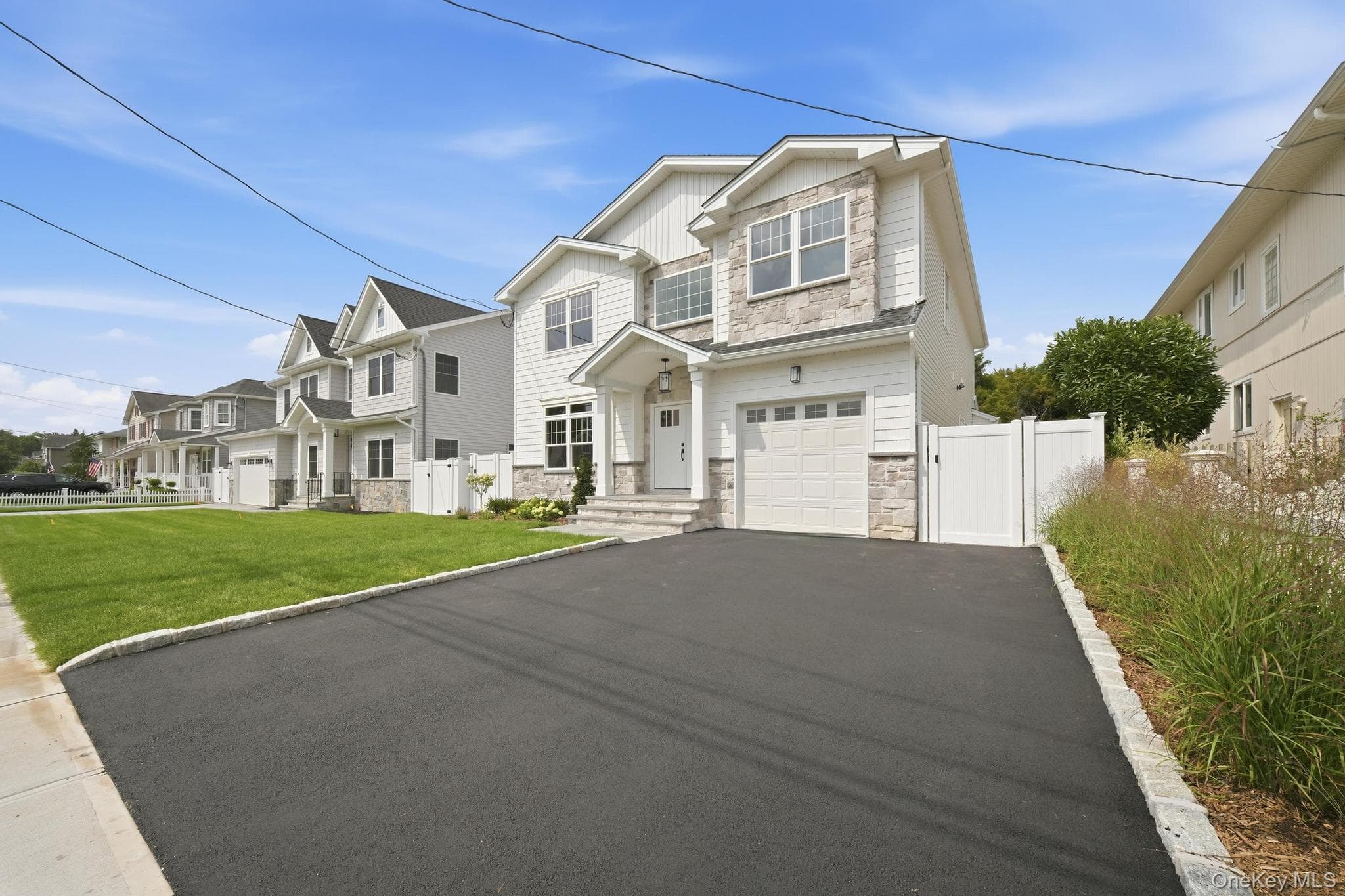1586 Maeder Avenue thumbnail 2