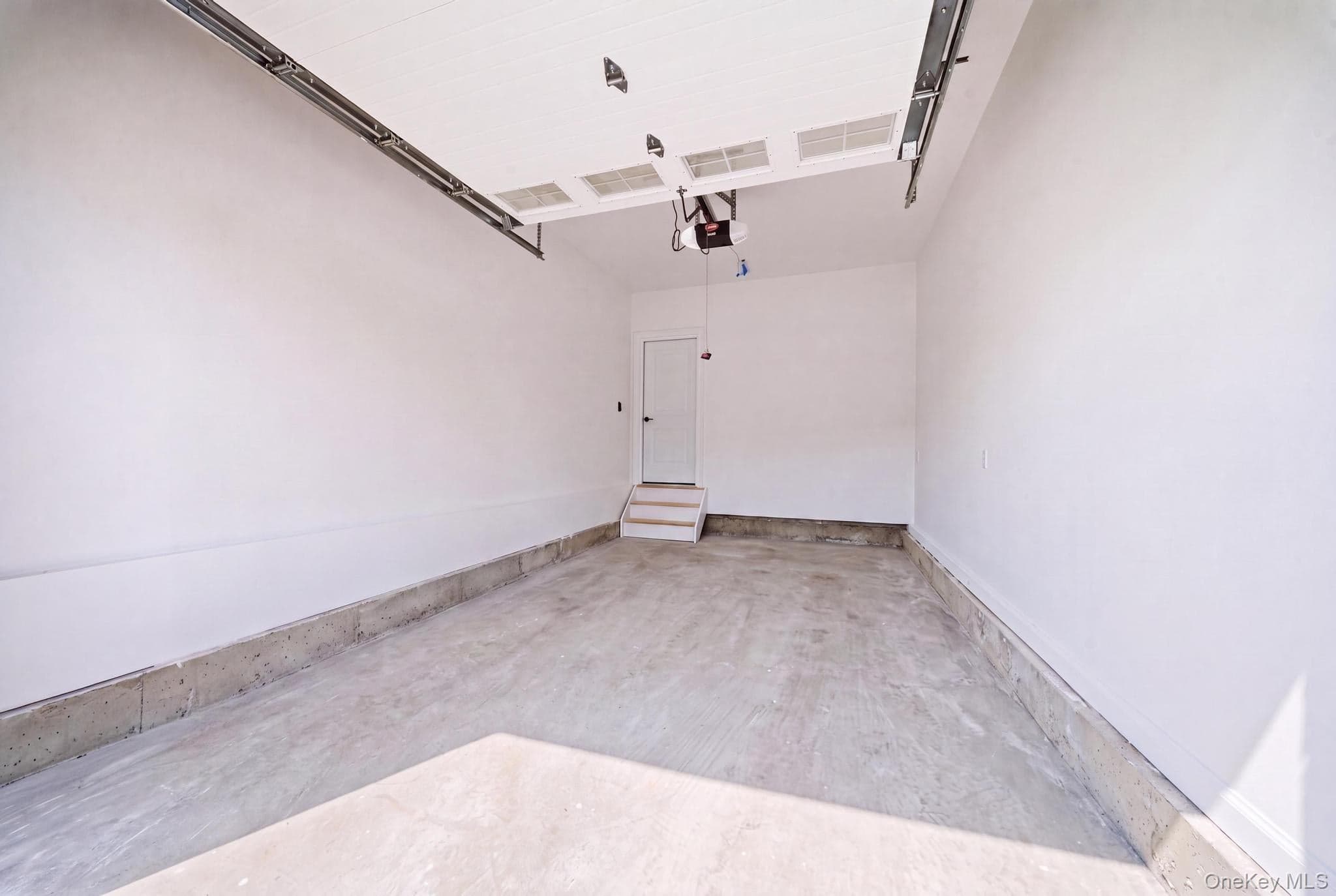 1586 Maeder Avenue thumbnail 44