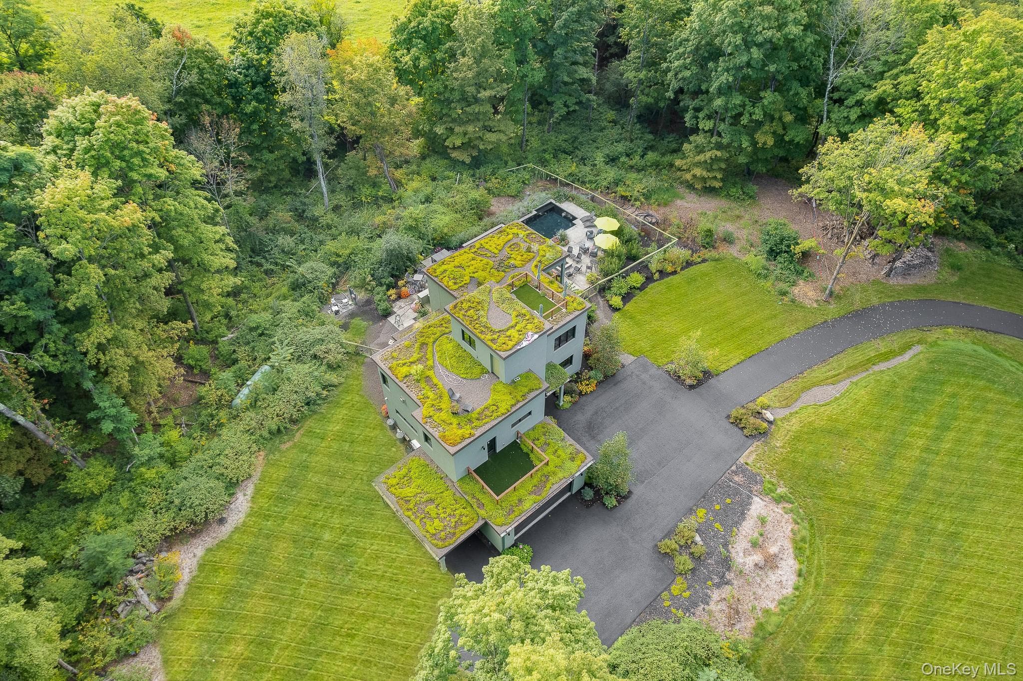 215 Smith Road thumbnail 31