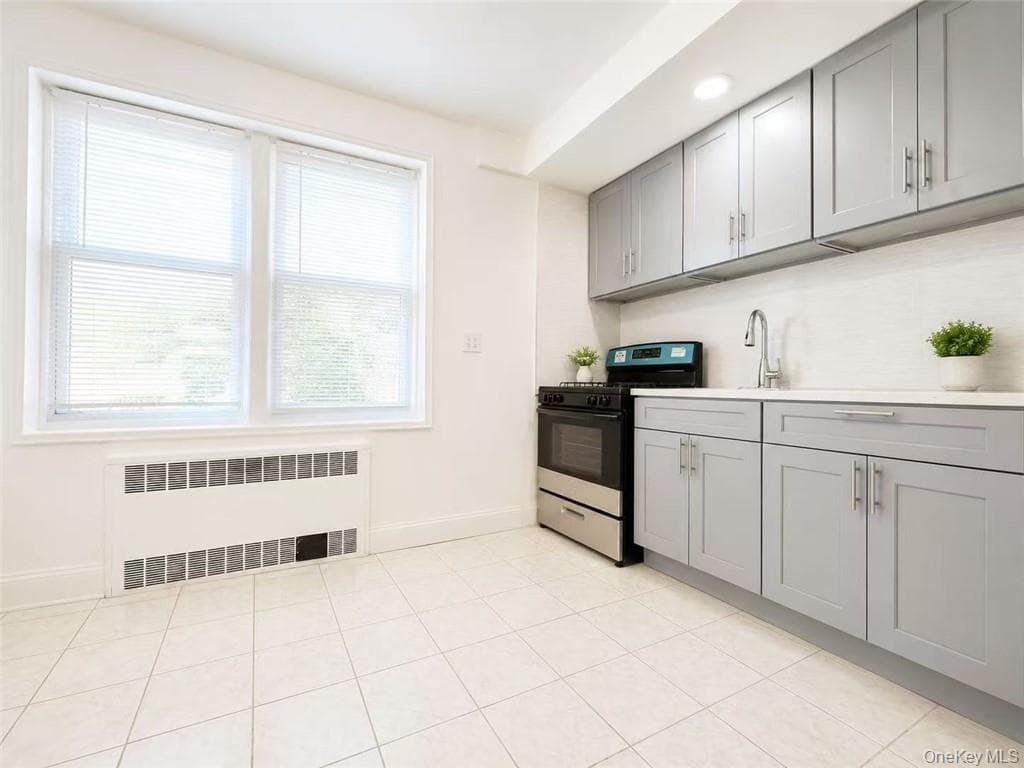 8511 34th Avenue Unit: 3H thumbnail 5