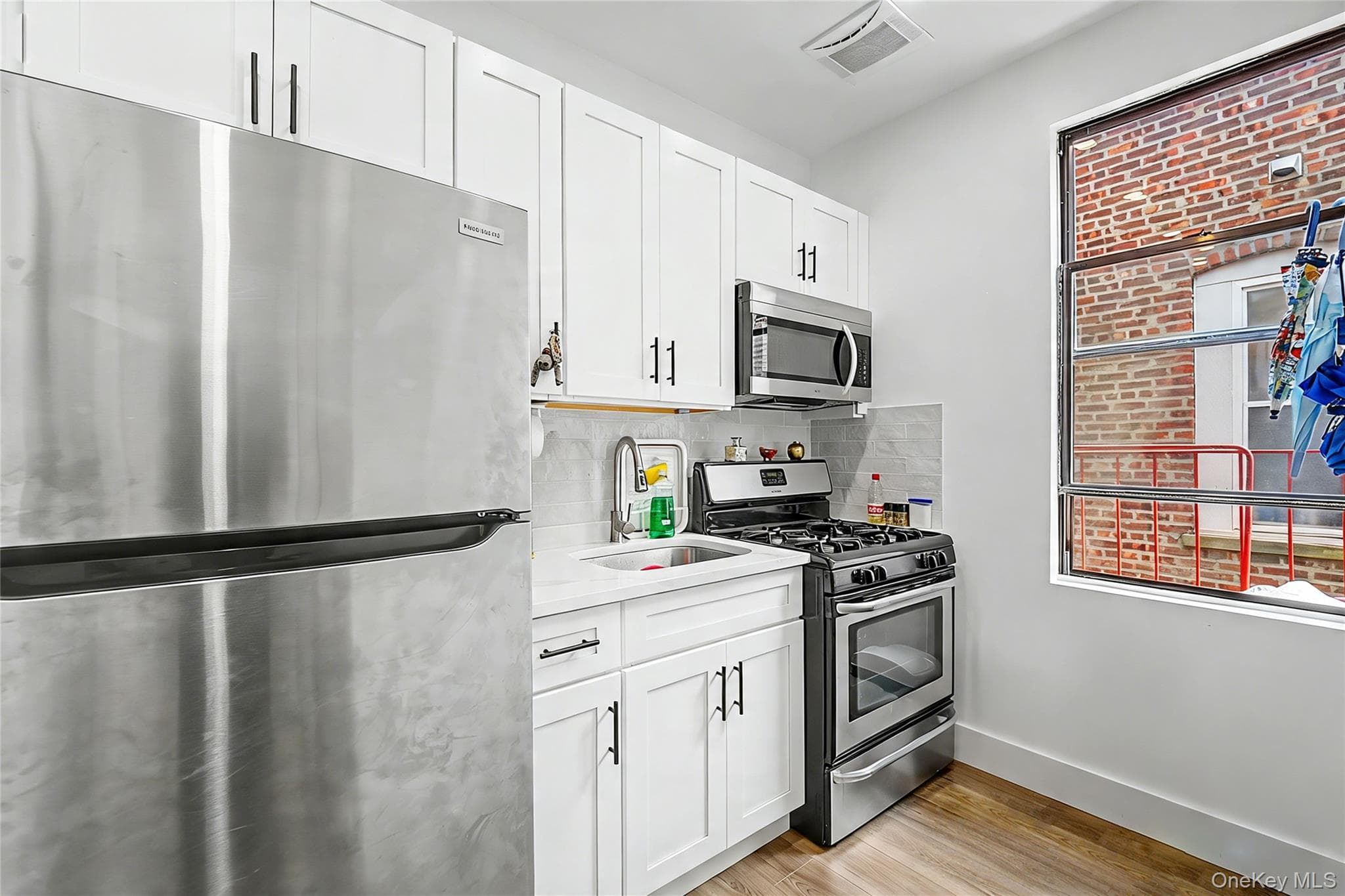9807 37th Avenue thumbnail 12