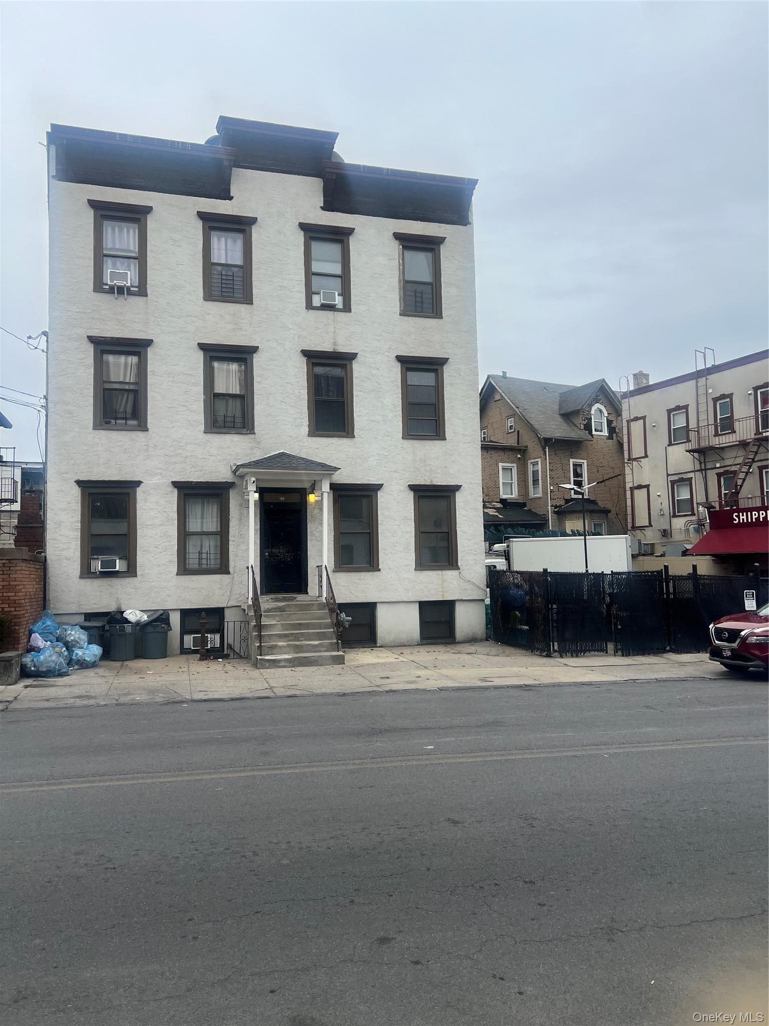 273 W Lincoln Avenue photo 1