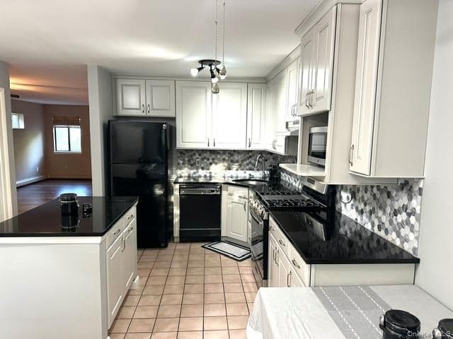 188 Sterling Place thumbnail 3