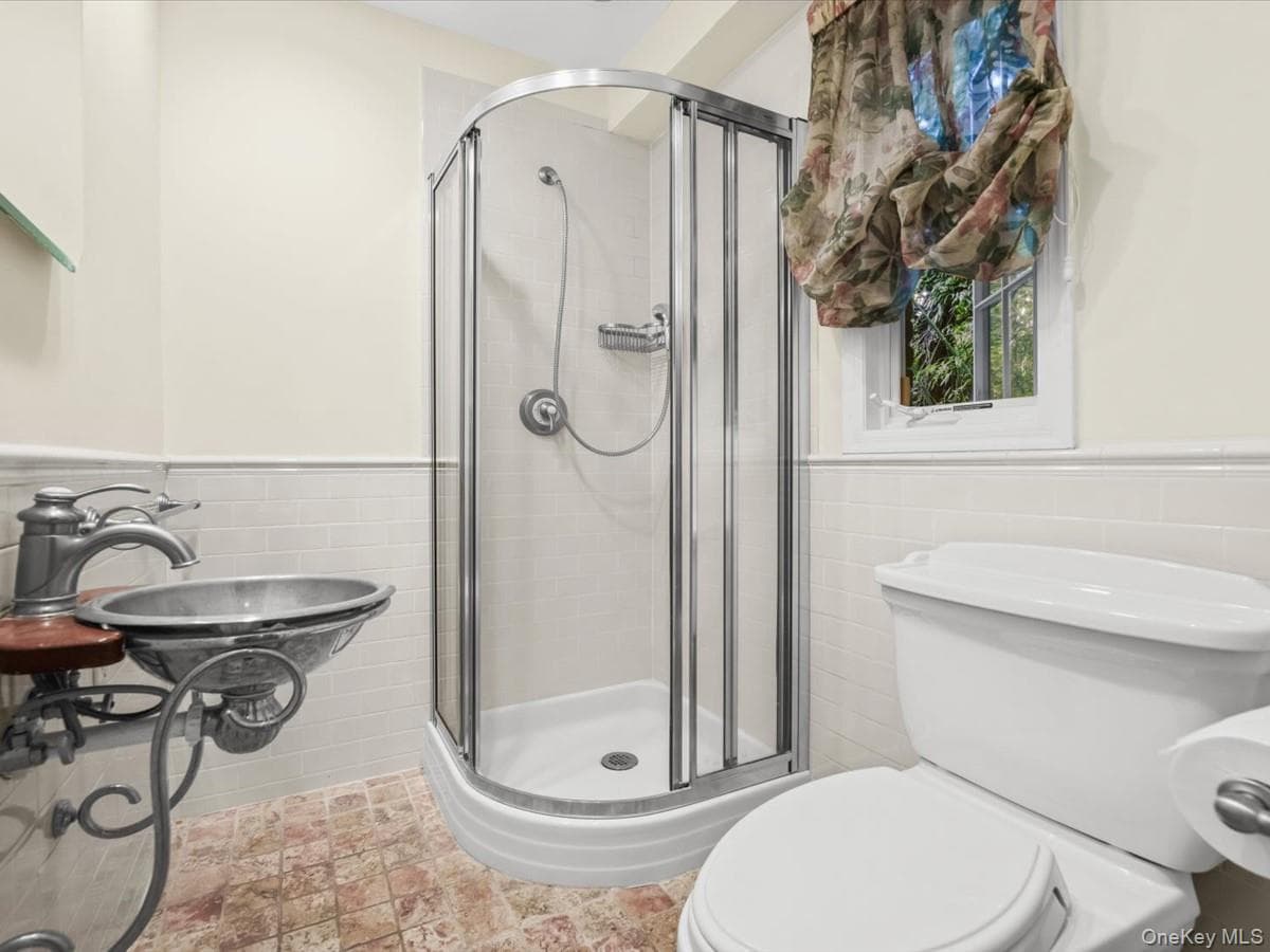 2 Amherst Road thumbnail 17