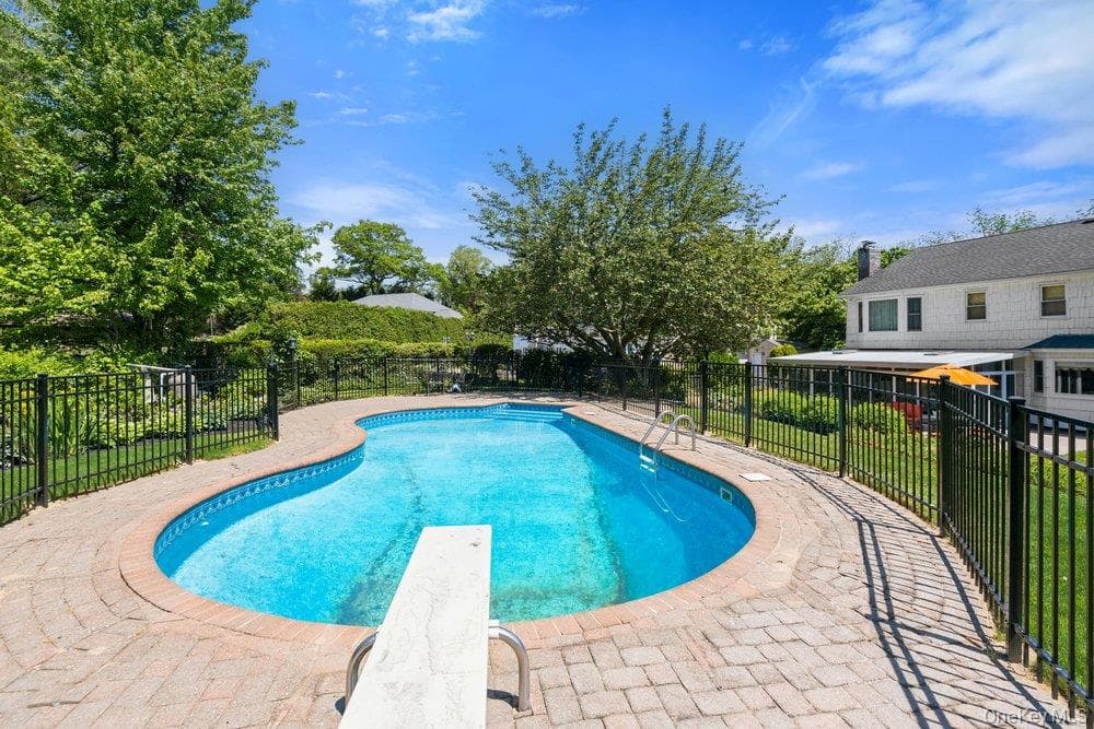 119 Plainview Road thumbnail 47