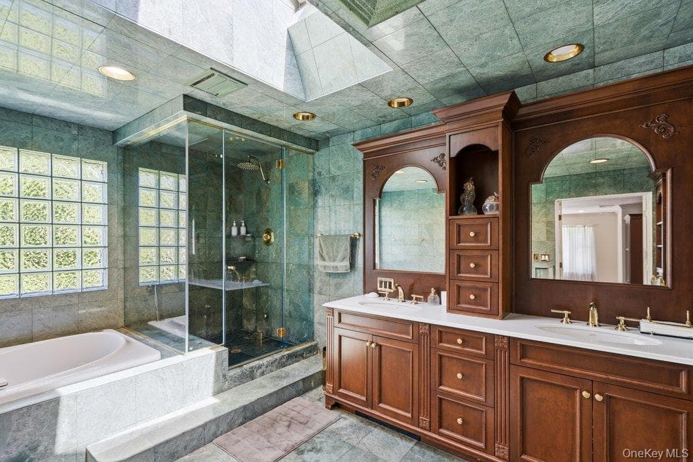119 Plainview Road thumbnail 34