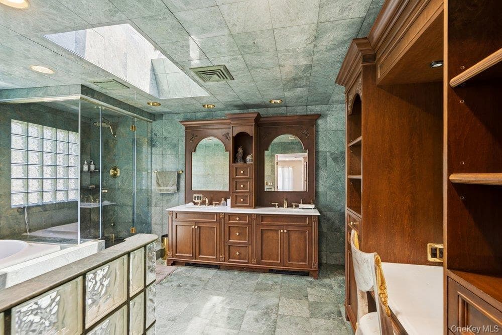 119 Plainview Road thumbnail 33